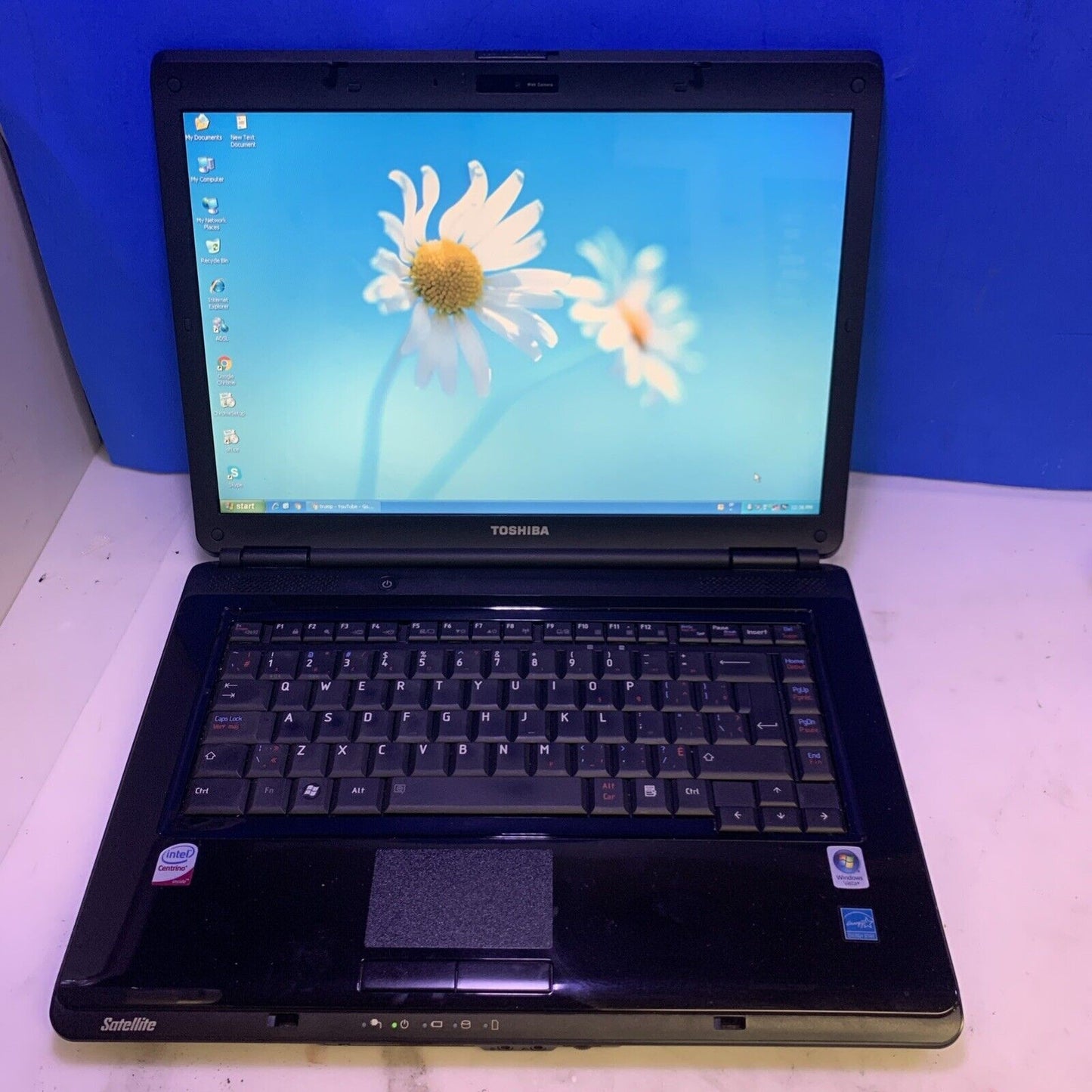 Toshiba Satellite L300D-04P 15.4” T5800 2GB RAM 160GB HD Windows XP SP3