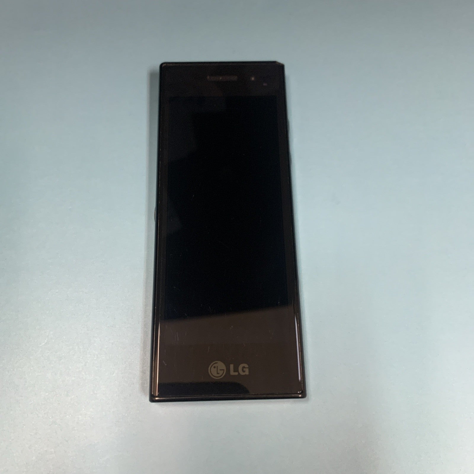 (carrier: Telus) LG BL40 Chocolate 4.01″ 5 MP camera phone (missing parts)
