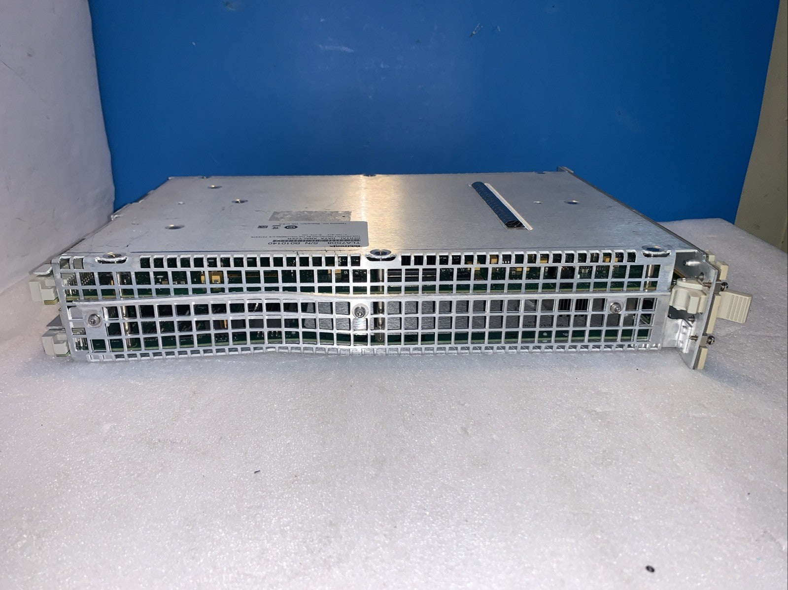 Tektronix TLA7S08 Serial Data Analyzer Module for TLA Logic Analyses (As is))