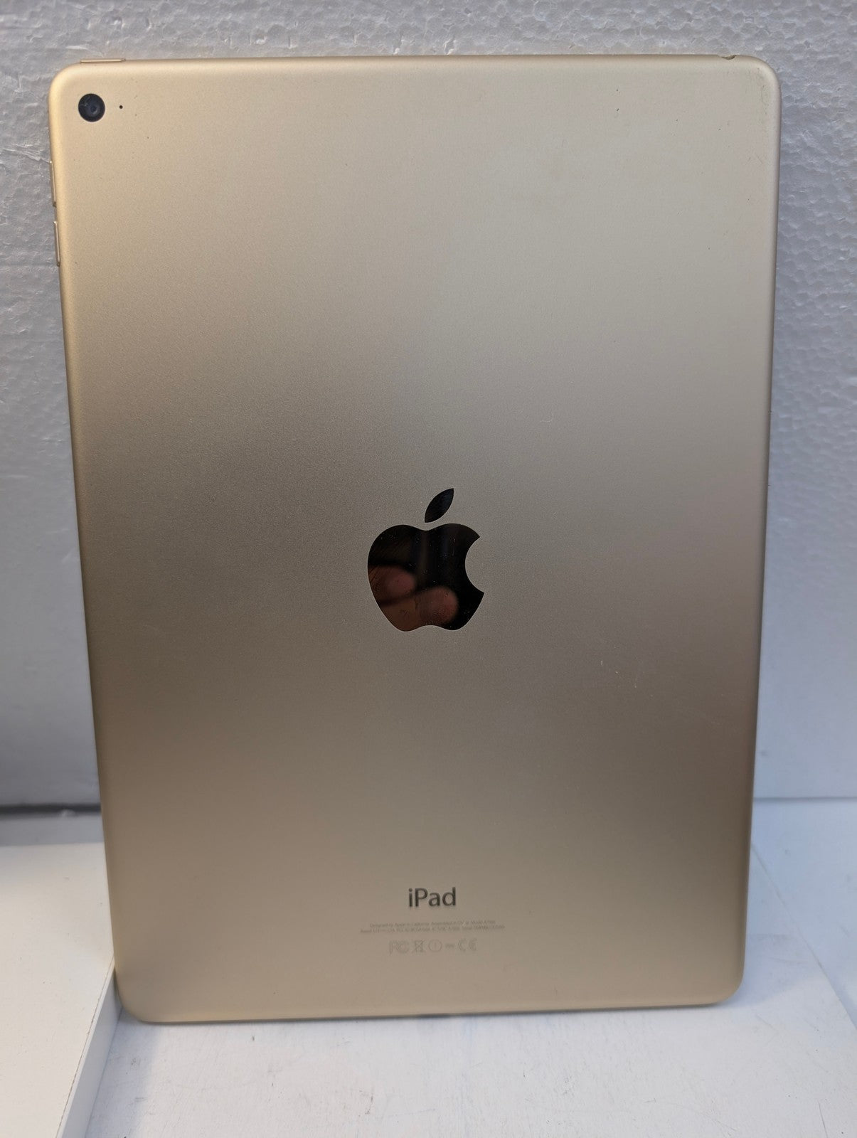 Apple iPad Air 2 A1566 64GB Wi-Fi Gold 9.7-inch Tablet - Used -