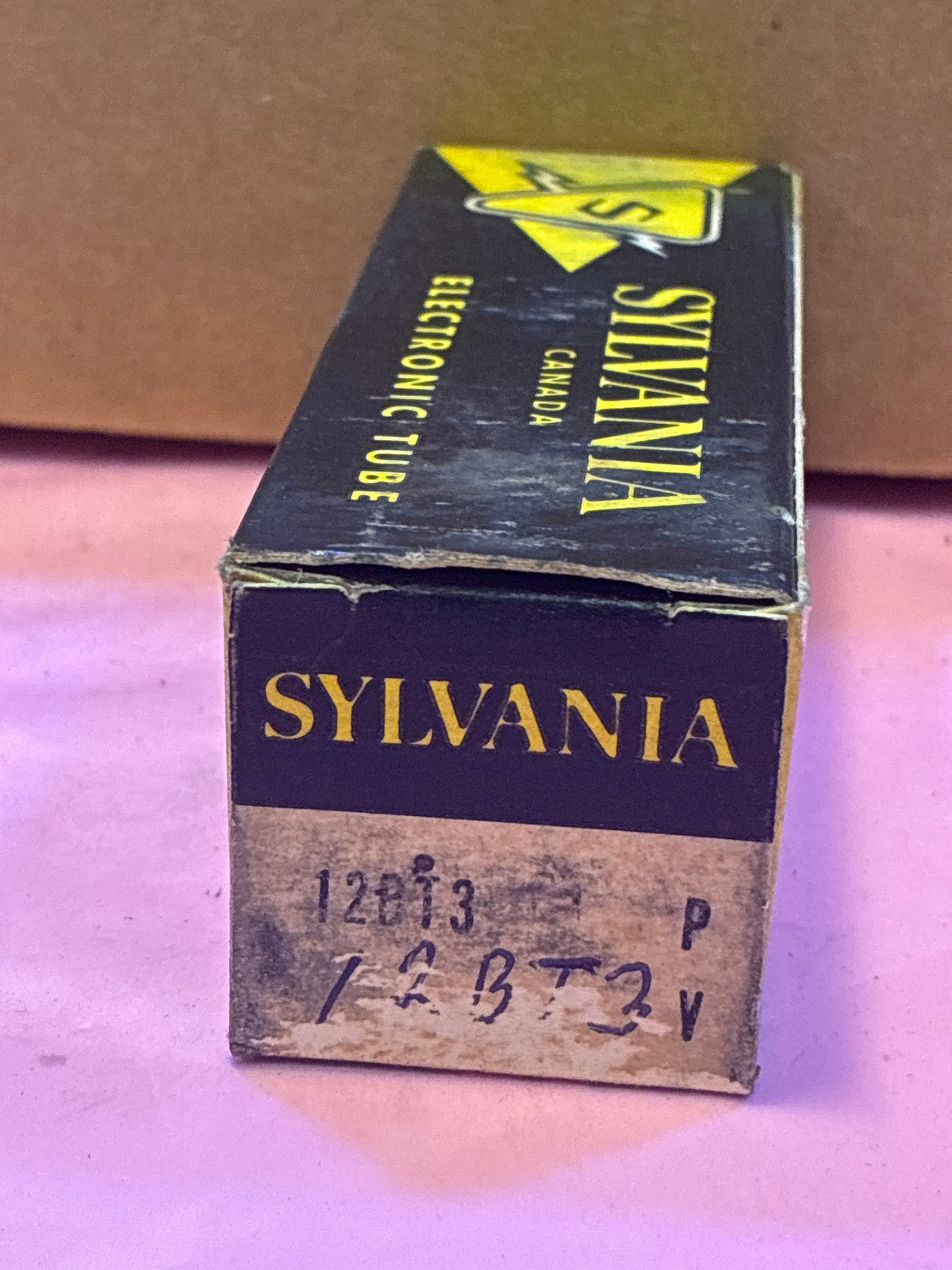 🔥 Sylvania 12BT3 Vacuum Tube in Original Box Vintage Canada