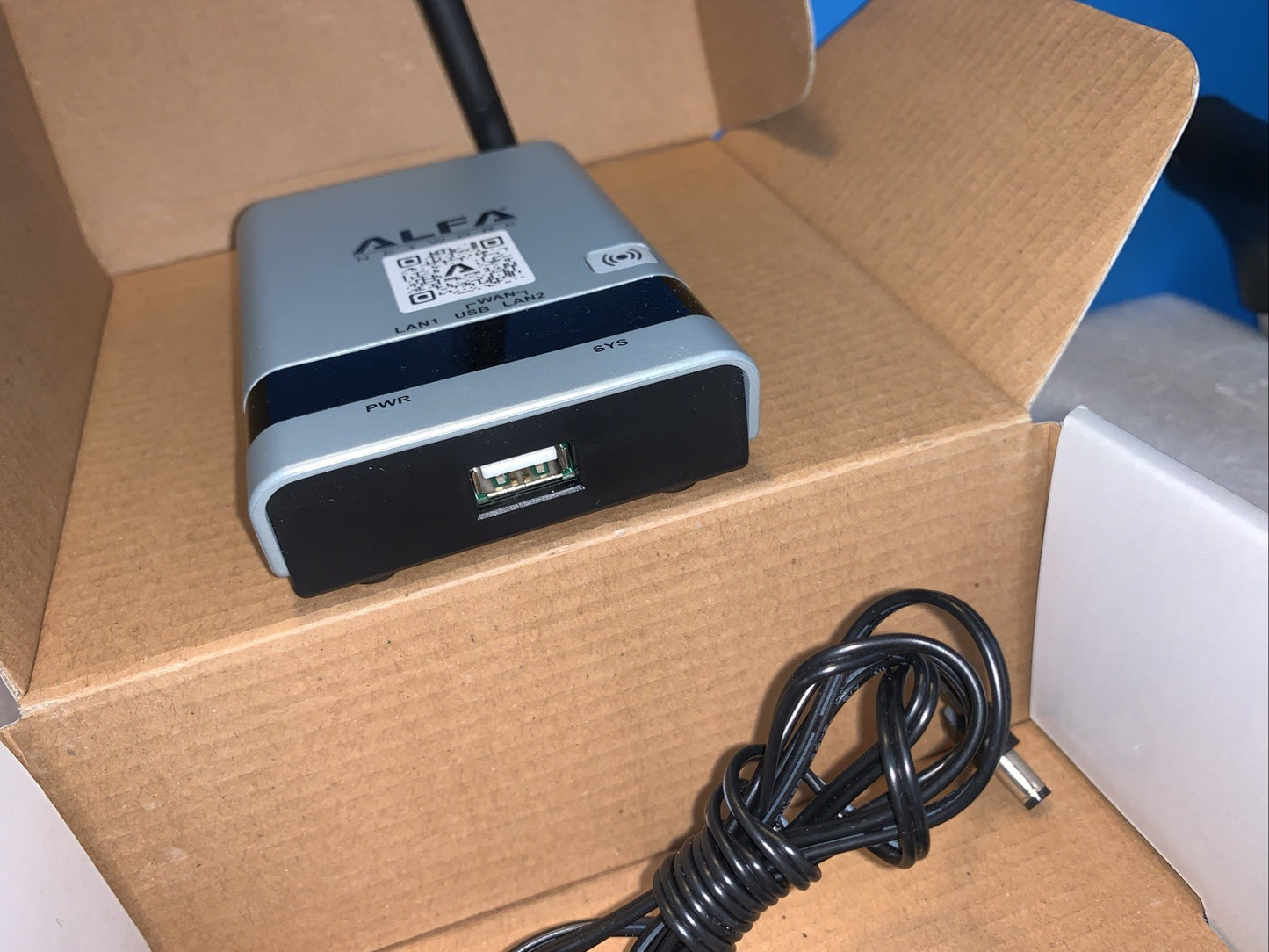 🔥 ALFA R36A 4G WiFi Router USB Extender High Power Outdoor w/ Antenna
