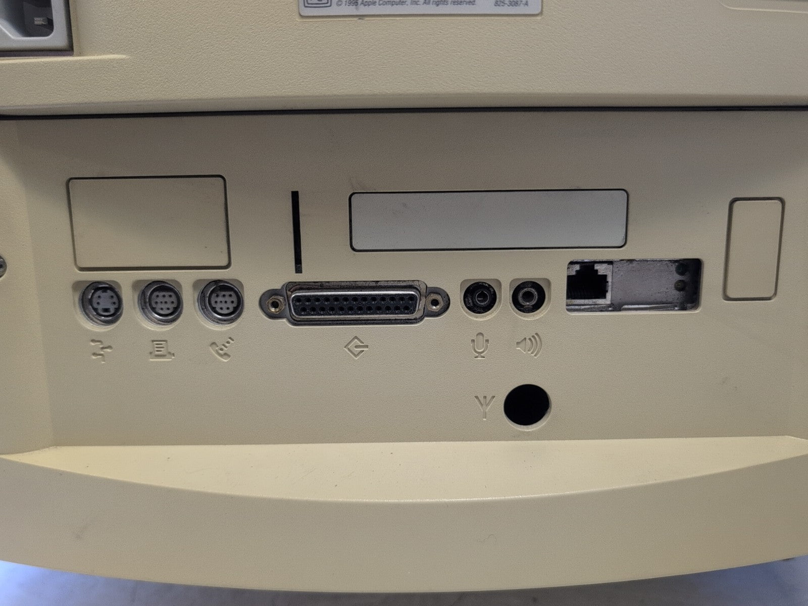 (Very Rare) Vintage Apple Macinbtosh Performa 5200CD ALL in ONE (Untested) -