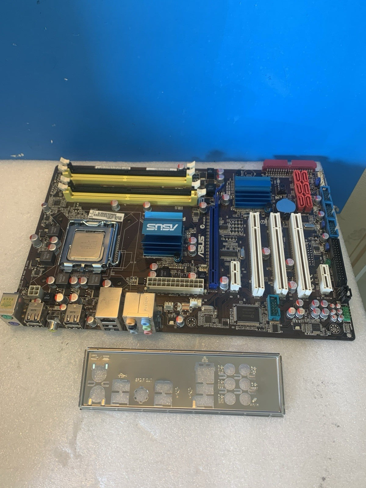 🔥 Asus P5Q Pro green LGA 775 ATX MOTHERBOARD w/ Q6600 CPU + I/O Shield