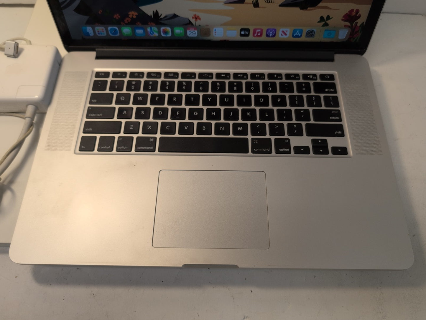 🔥(NICE) Apple MacBook Pro 2015 15" Retina/ i7-2.2GHz/16GB RAM/256GB SSD/12. 7 -