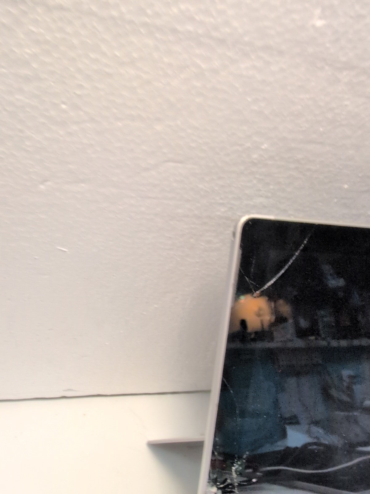 🔥 (Cracked,  SSD issue, AS IS) Microsoft Surface Pro 7 1866 / 8GB RAM -