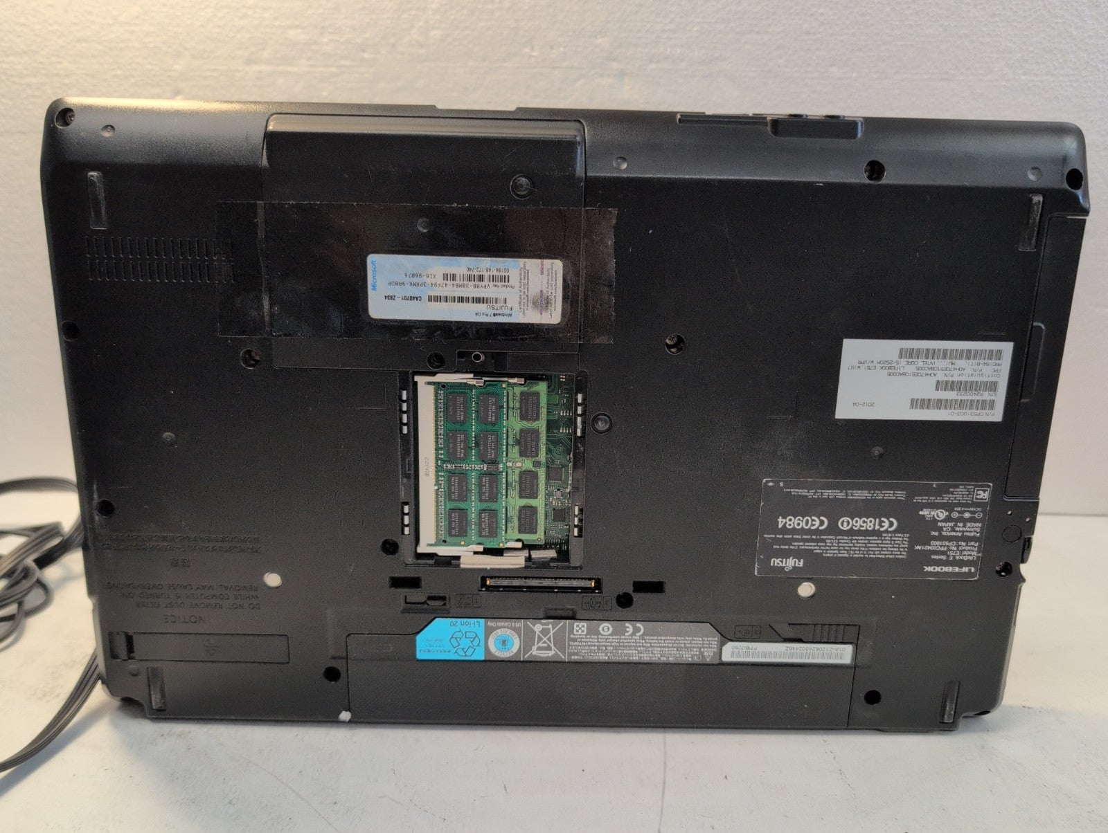 🔥 Fujitsu Lifebook E571 15.6" LAPTOP  i5-2520M /4GB /250GB HDD /Win XP (READ) -