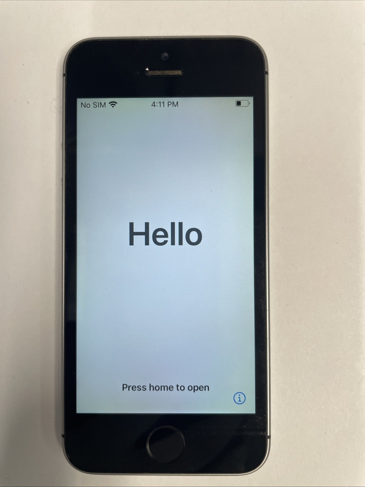 🔥Nice Apple iPhone SE A1723 Smartphone 32G Silver  UNLOCKED +
