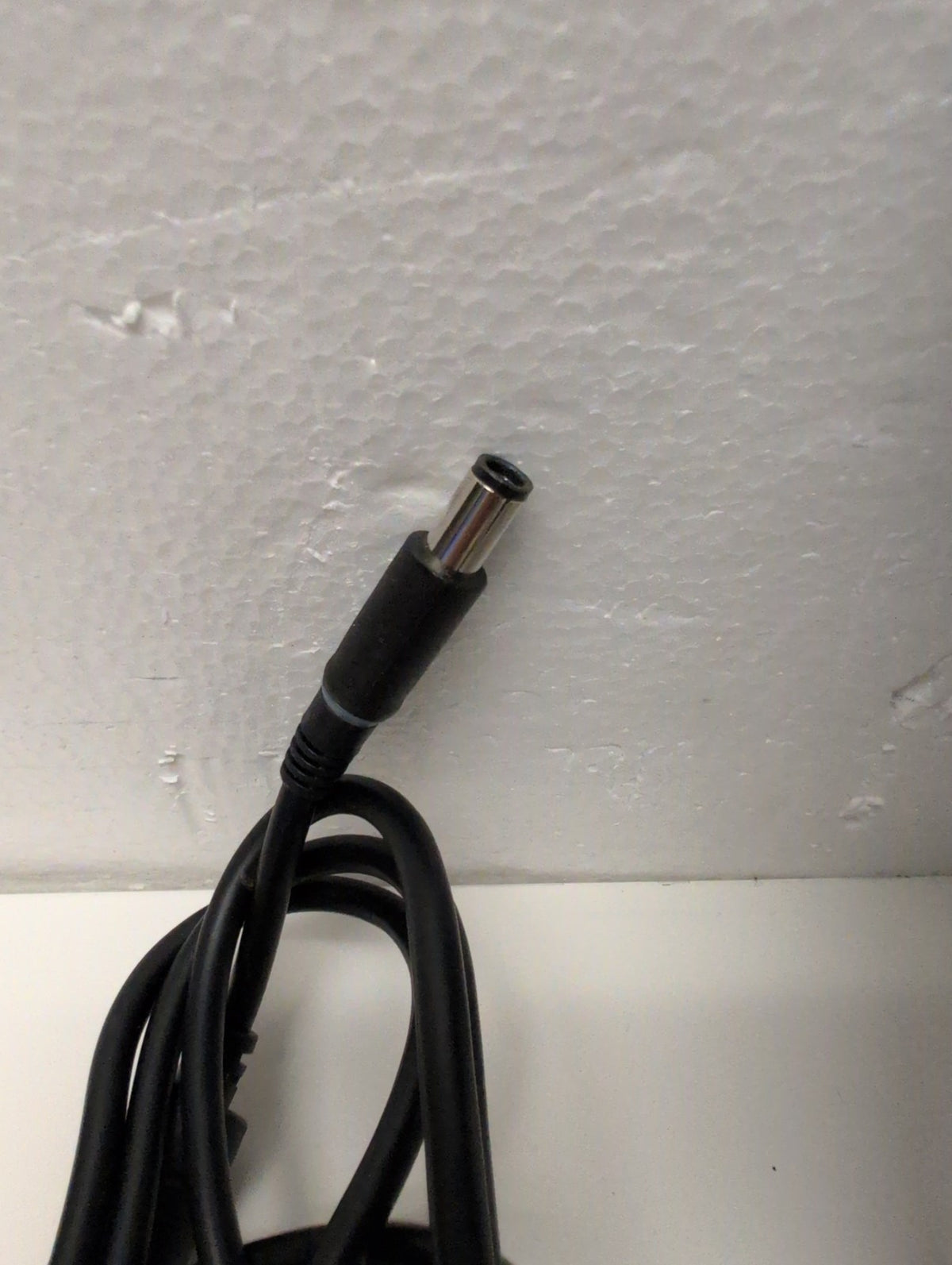Dell GA240PE1-00 240W AC/DC Power Adapter 19.5V 12.3A 0F4XHP Black -