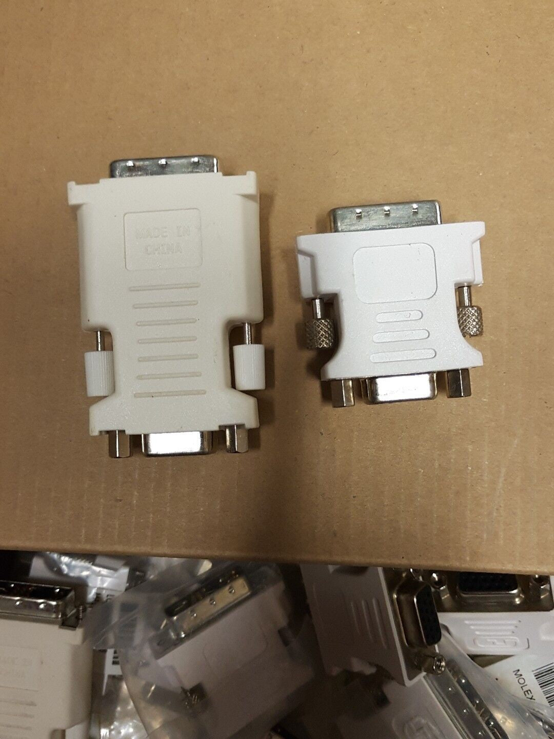 - 30x NEW DVI MALE TO VGA DE-15 FEMALE ADAPTER 40Y7611