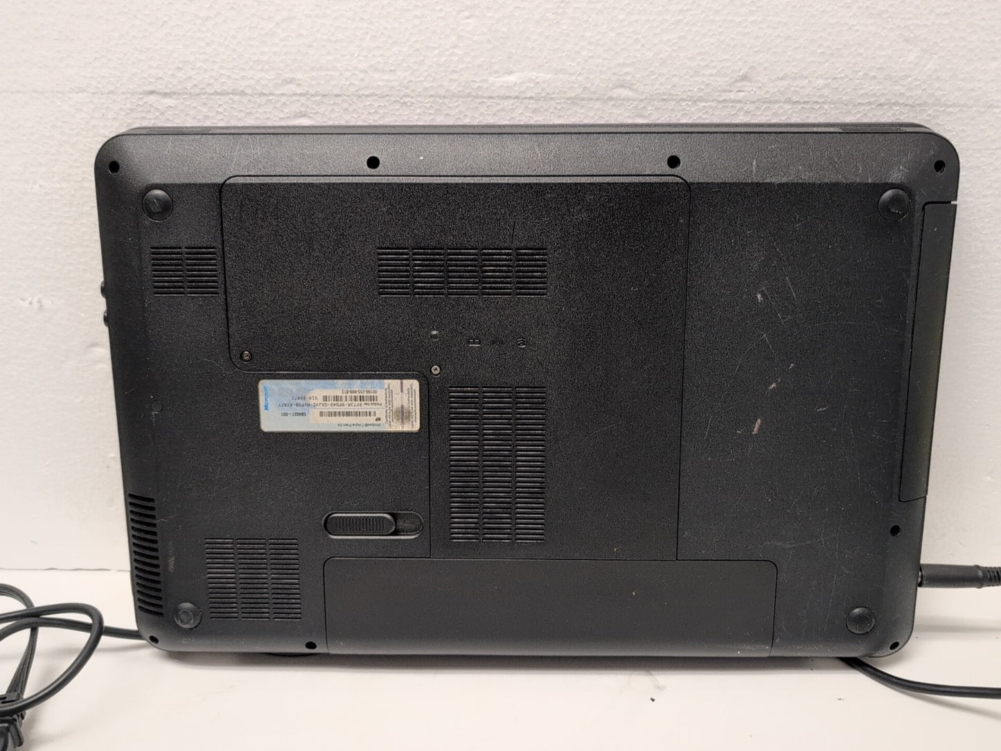 HP PAVILION G6 15.6" Laptop - AMD E-450 APU/4GB RAM/250GB HDD/ Win XP (*READ) -