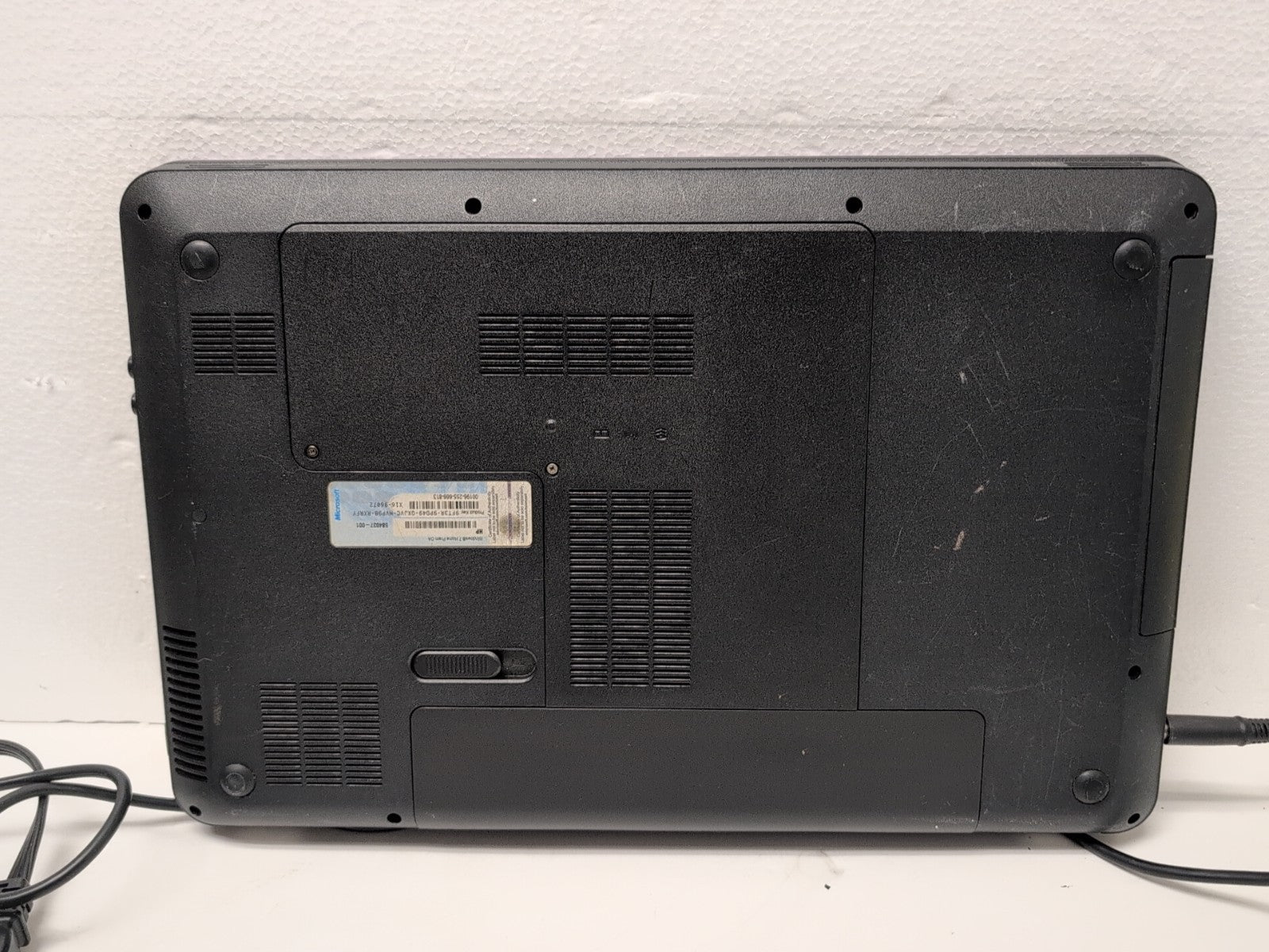 HP PAVILION G6 15.6" Laptop - AMD E-450 APU/4GB RAM/250GB HDD/ Win XP (*READ) -