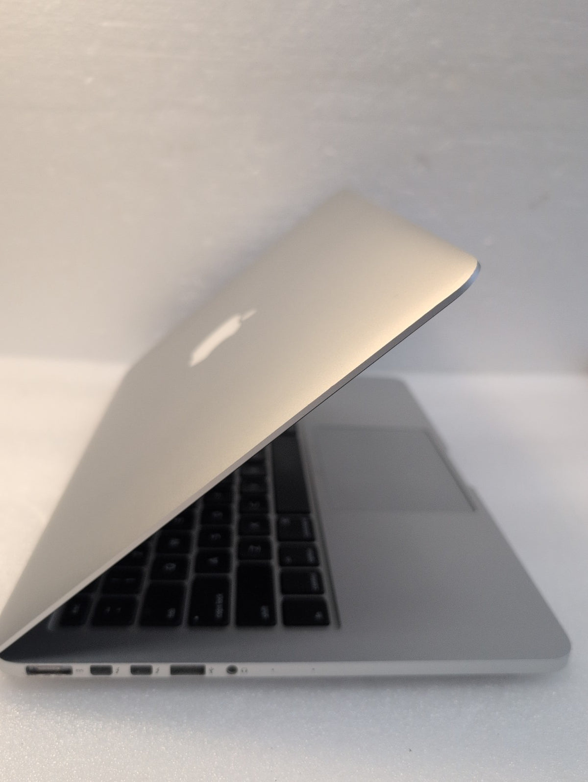 🎸 Apple MacBook Pro 13" A1502 Retina 2015 i5-2.7GHz/ 8GB /128GB SSD （No AC）