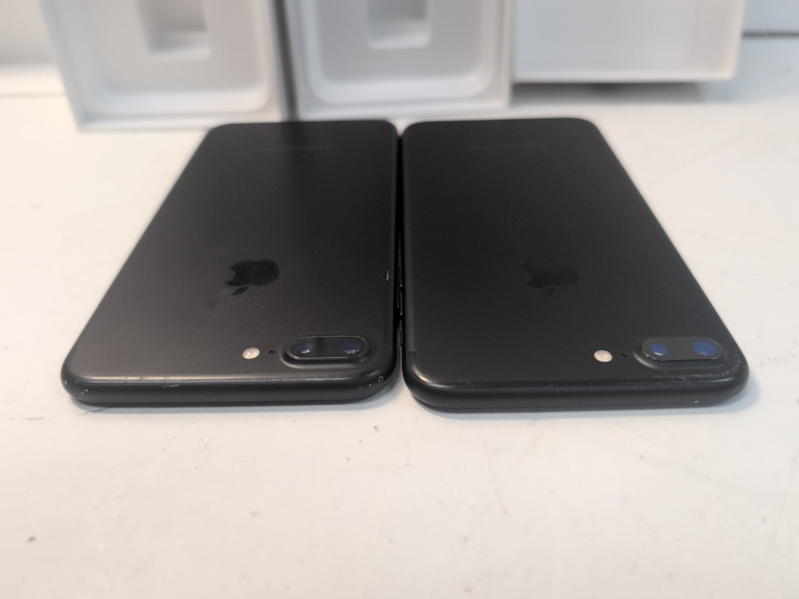 🔥 (NICE) 2x Apple iPhone 7 Plus A1784 128GB  BLACK + BOX Battery 83% Unlocked -