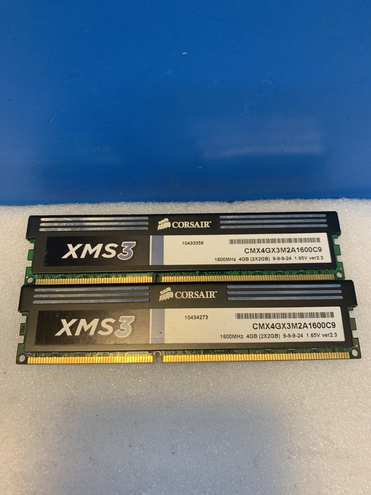4GB= 2x2GB Corsair DDR3 1600MHz PC3-12800 CMX4GX3M2A1600C9 Desktop Memory RAM