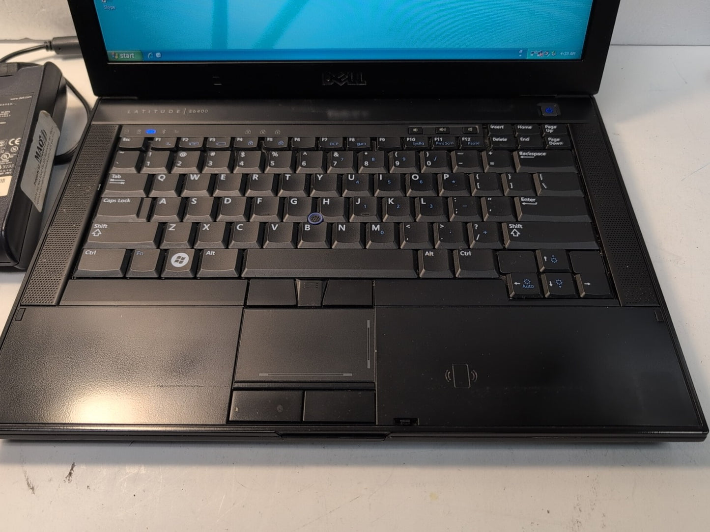  Dell Latitude E6400 14" Laptop C2D P8400/4GB/160GB HDD/WIN XP/Working Battery -