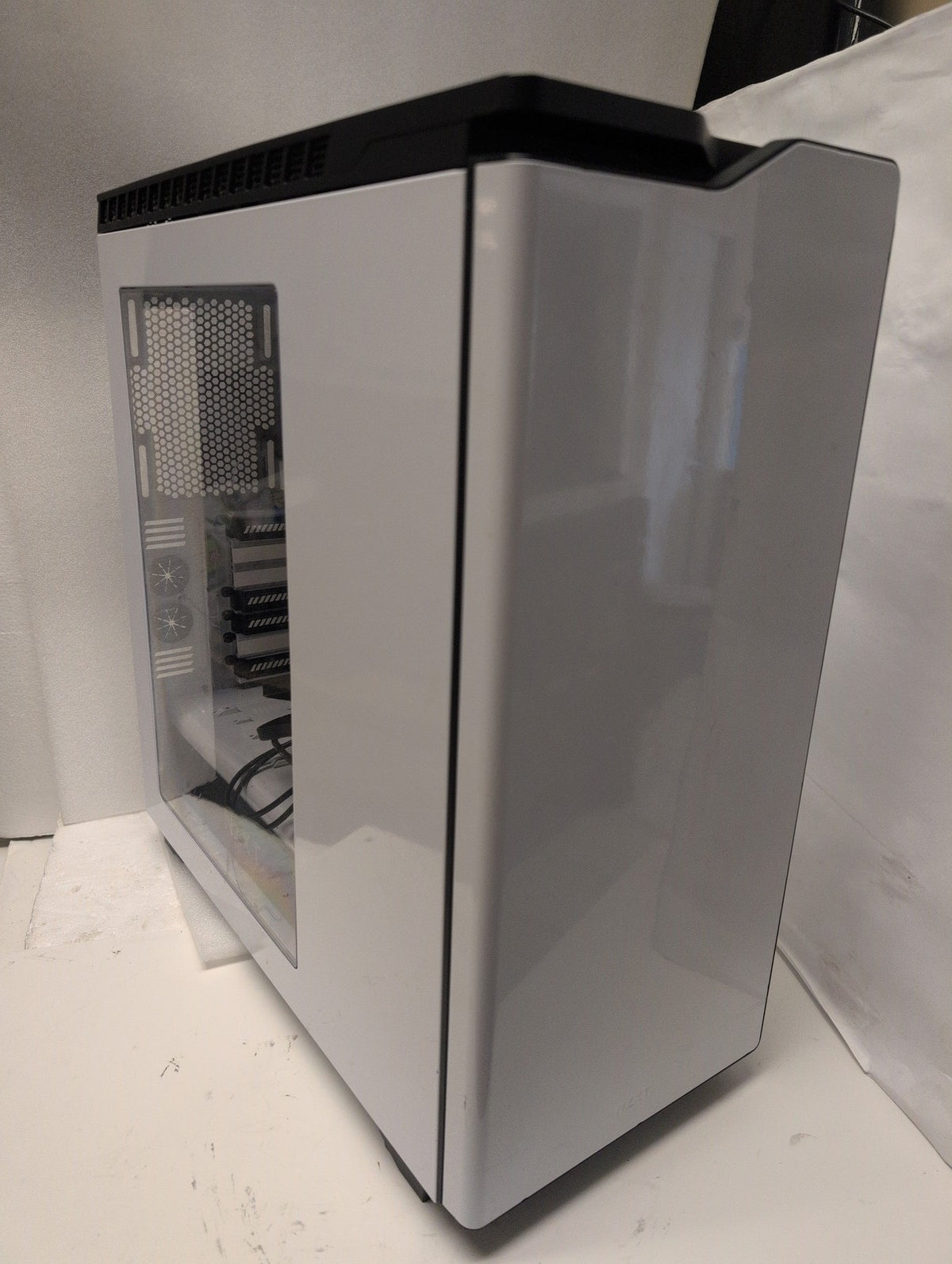 🎸 NZXT H440 CA-H440W-W1 White/Black Mid-Tower ATX Gaming Case Tempered Glass