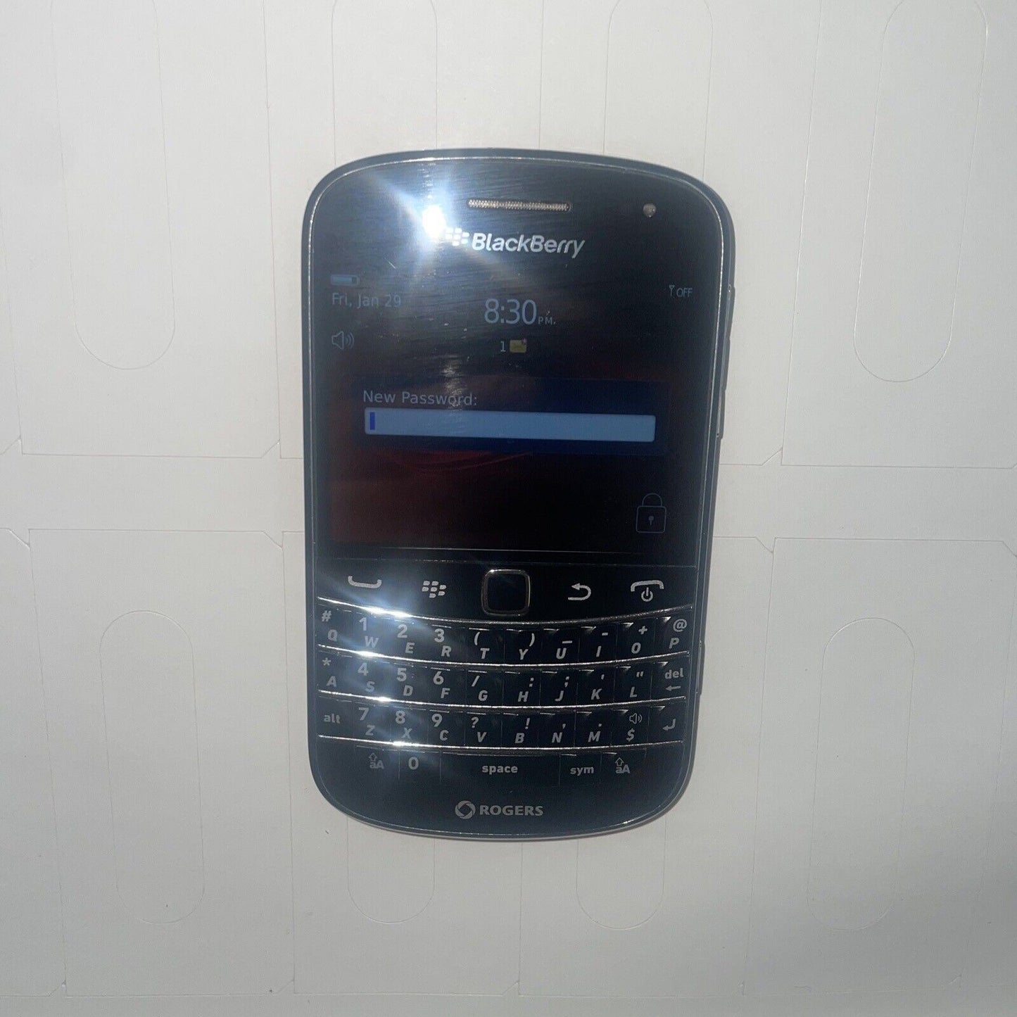 (Nice)  BLACKBERRY BOLD 9900 8 GB cell phone (No Battery. carrier: Rogers, Fido)