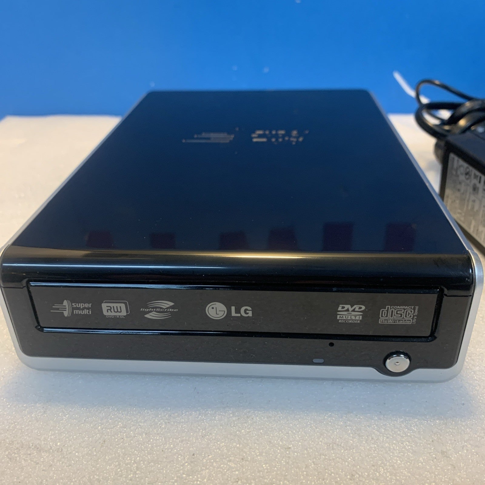 Nice- LG GSA-E30L Extenal Super Multi DVD Rewriter