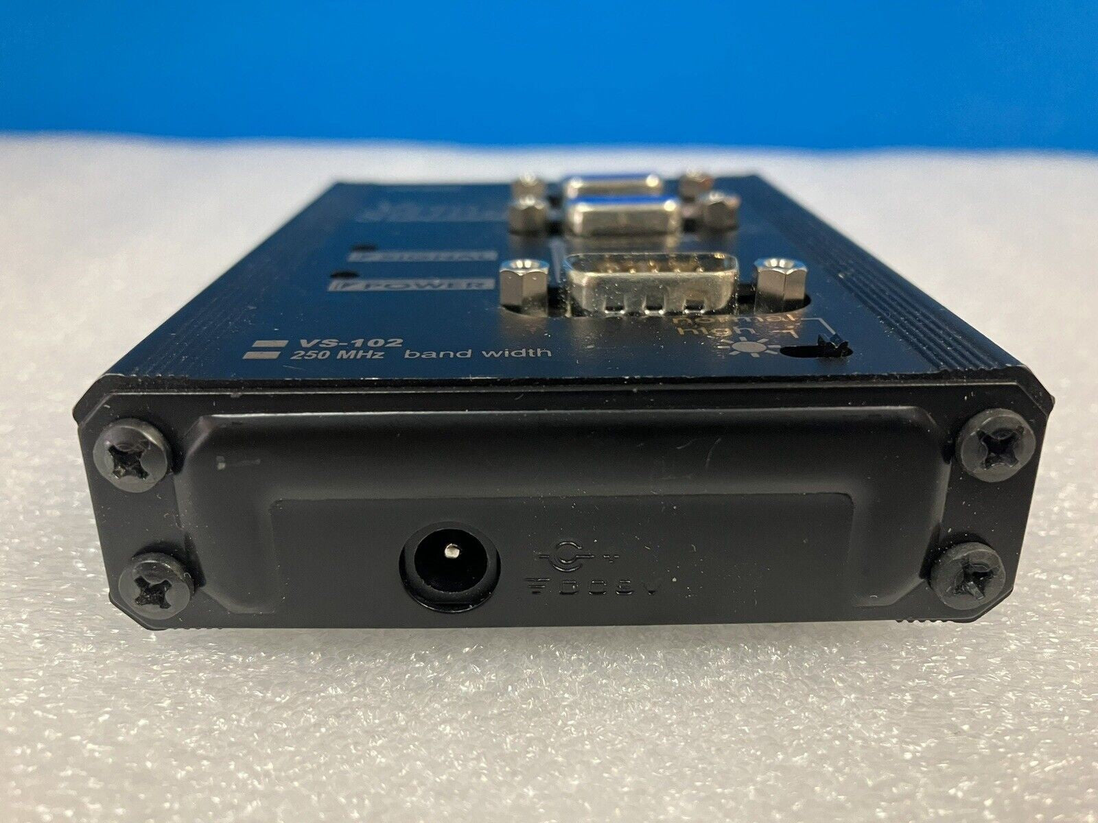~ Aten VS-102 Video Splitter 250 MHz Band Width 2 Port VGA w/ Adapter