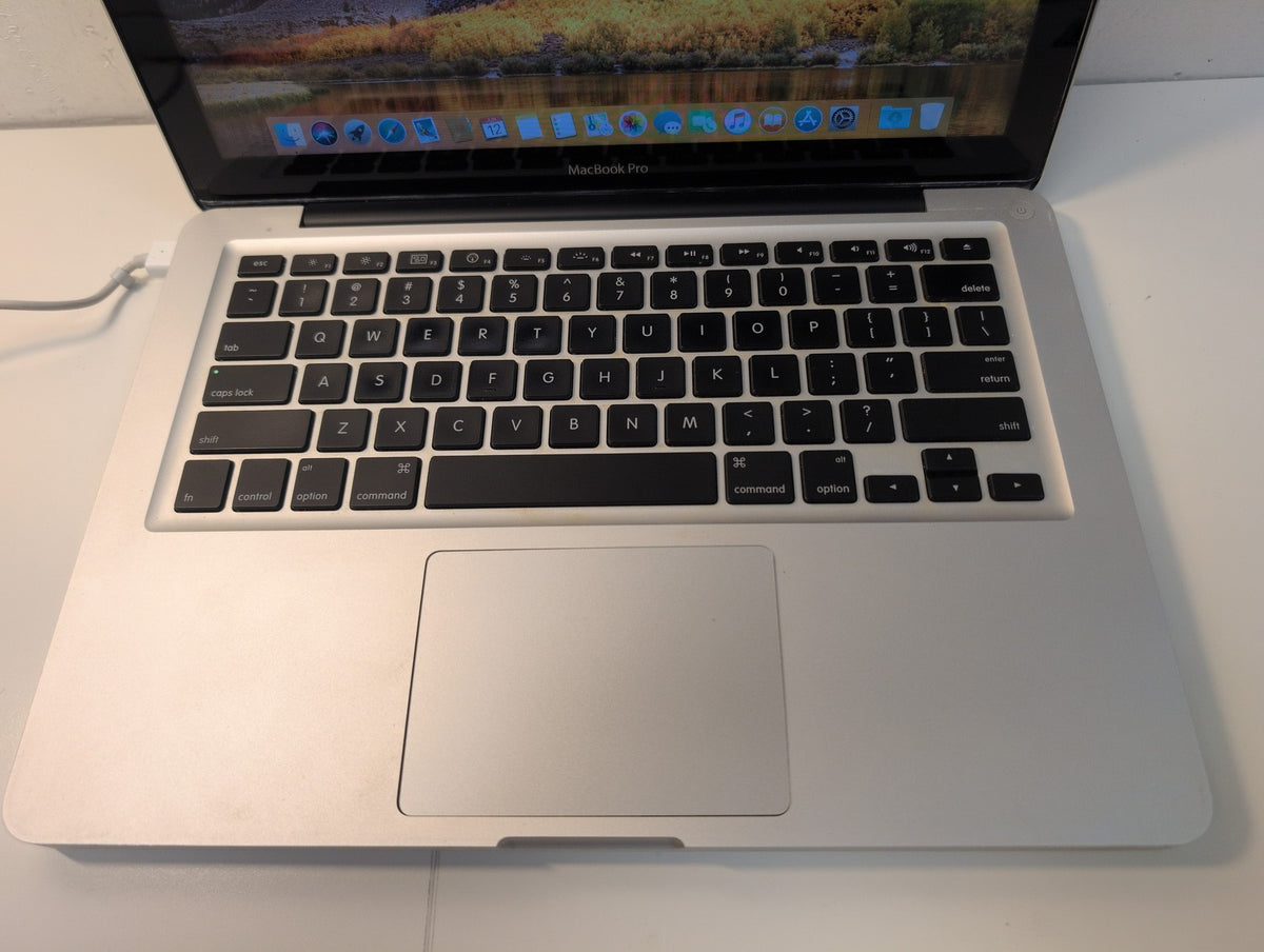 Apple MacBook Pro 13" 2010/C2D 2.66GHz/ 4GB/320GB HDD (NO BATTERY,NO AC, READ) -