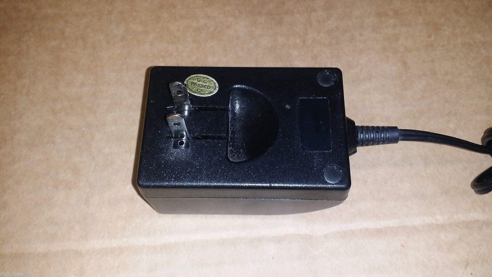 Digital Switching Power Supply Model : CH-900N Adapter