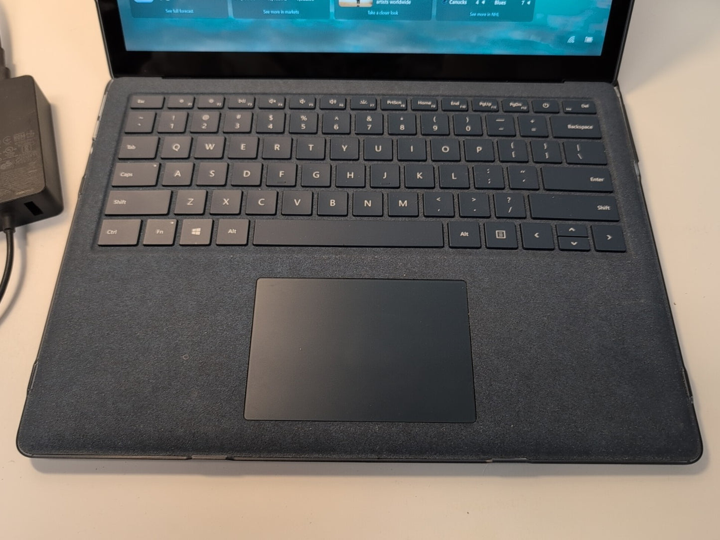 🔥NICE Microsoft Surface 1769 13.5" Touch Laptop i7-7660U/16GB/512GB SSD/Win 10-