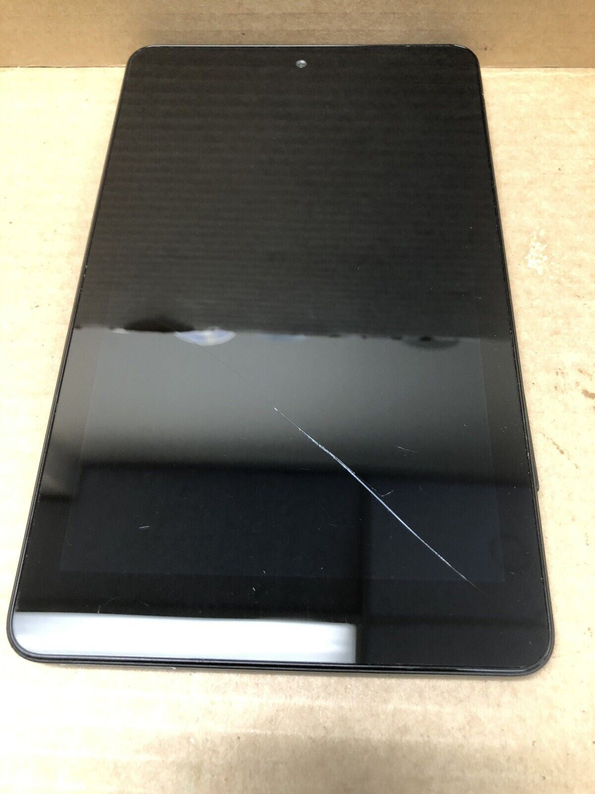 $ Dell Venue 8 3840 16GB, Wi-Fi, 8in - Black -touch screen cracked