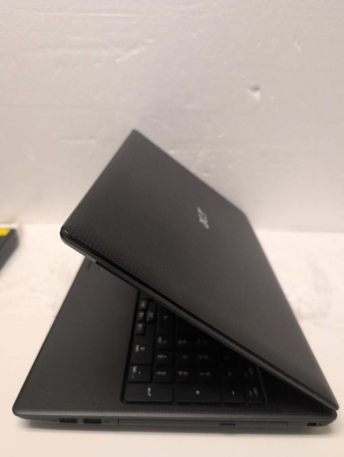 🎸 Acer Aspire 5736Z-4435 15.6" Laptop Pentium T4500 3GB 320GB HDD Windows XP