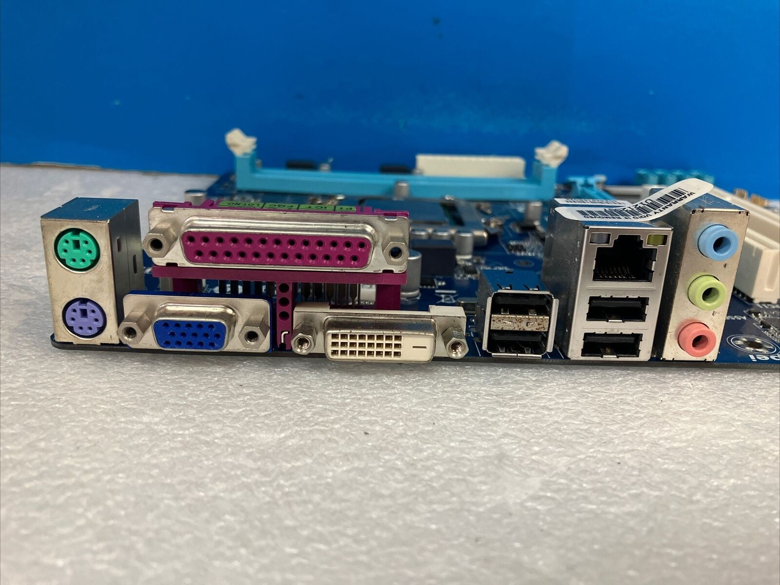 Gigabyte GA-H61M-S2PV LGA1155 DDR3 Motherboard W/  IO Plate (NO CPU)~