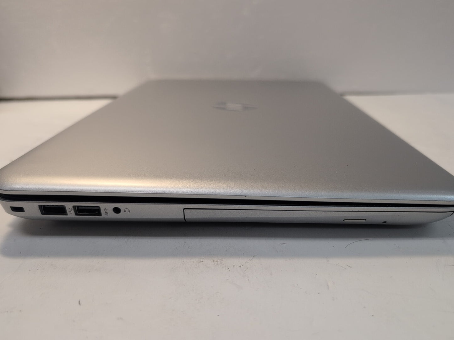 🔥(AS IS, READ) HP Pavilion 15-au043ca i7 Laptop 15.6"/ i7-6500U/NO RAM/NO SSD -