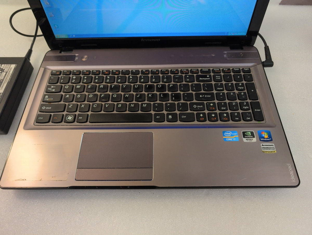 🎸 Lenovo IdeaPad Y570 15.6" Laptop i7-2670QM CPU/4GB/750GB HDD/WINXP  (READ)