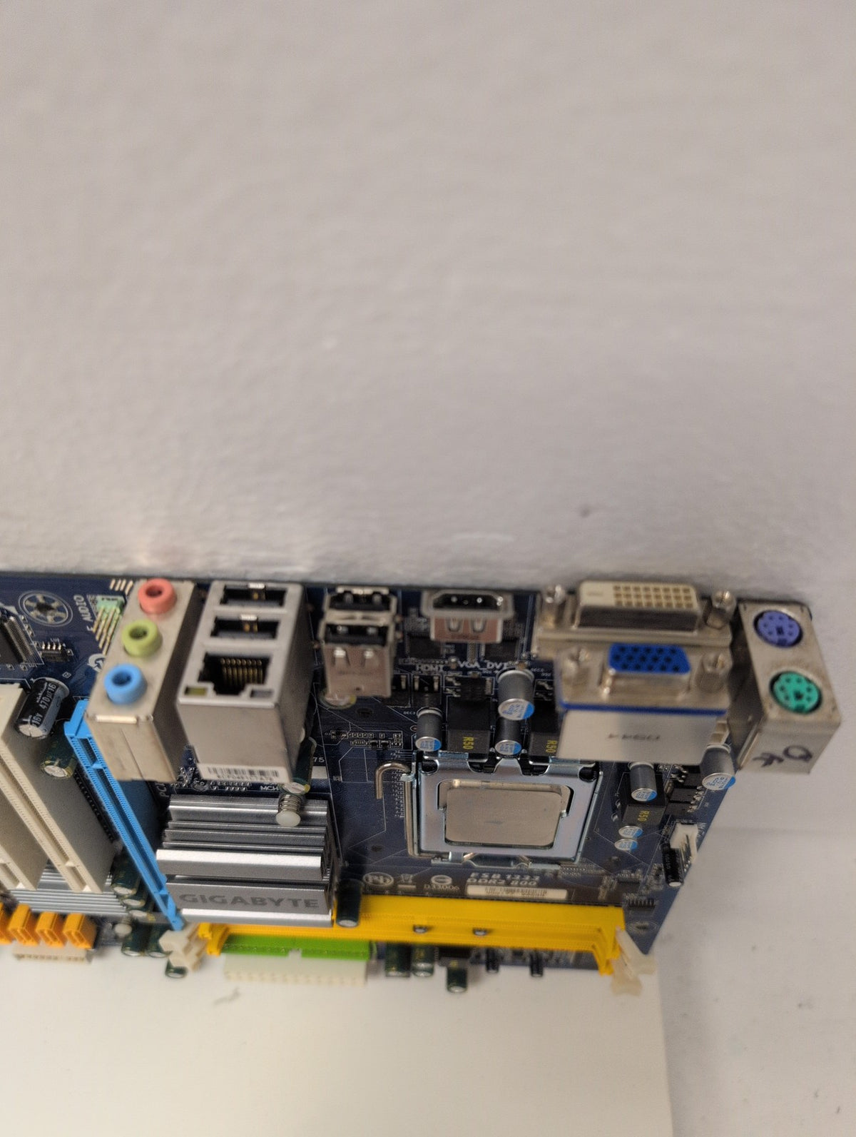 🎸 Gigabyte GA-G41M-ES2H LGA775 Motherboard with Intel Core 2 Duo E7600 CPU