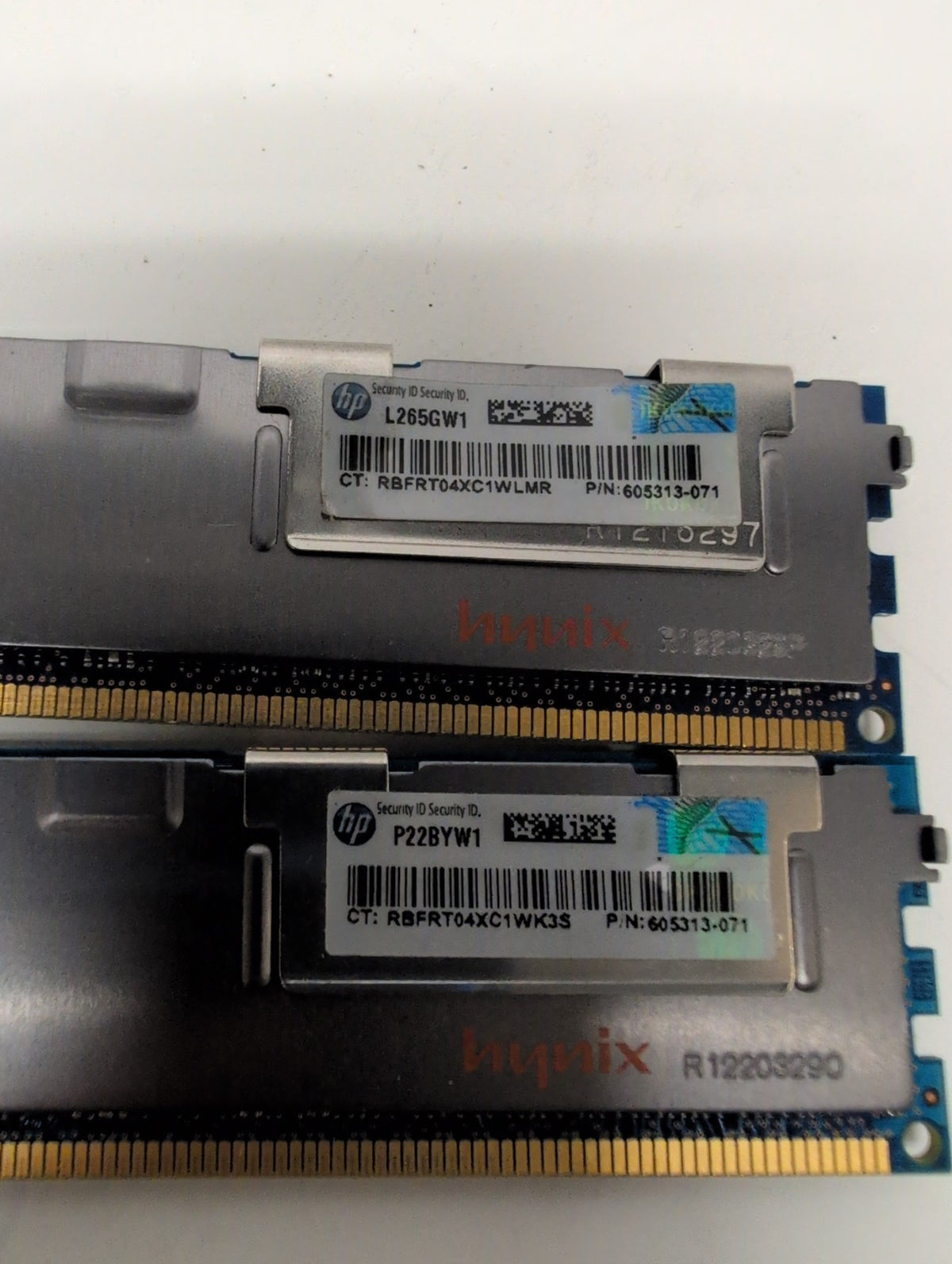 🎸 Hynix HMT31GR7BFR4A-H9 8GB 2Rx4 PC3L-10600R DDR3L ECC RDIMM (Lot of 2)