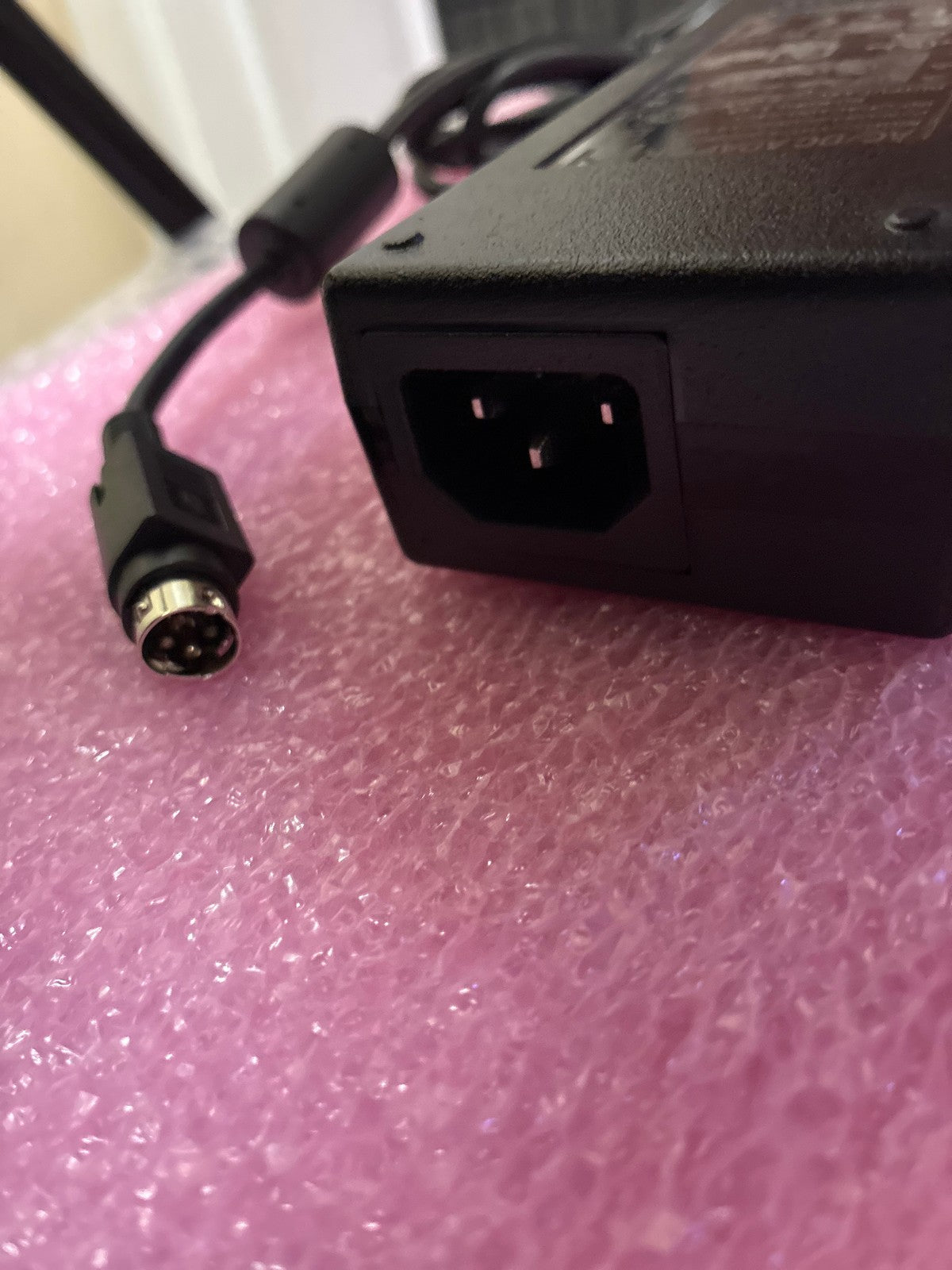 🔥 Shenzhen Yinghuiyuan YHY-12008000 AC/DC Adapter 12V 8A 96W 5-Pin DIN