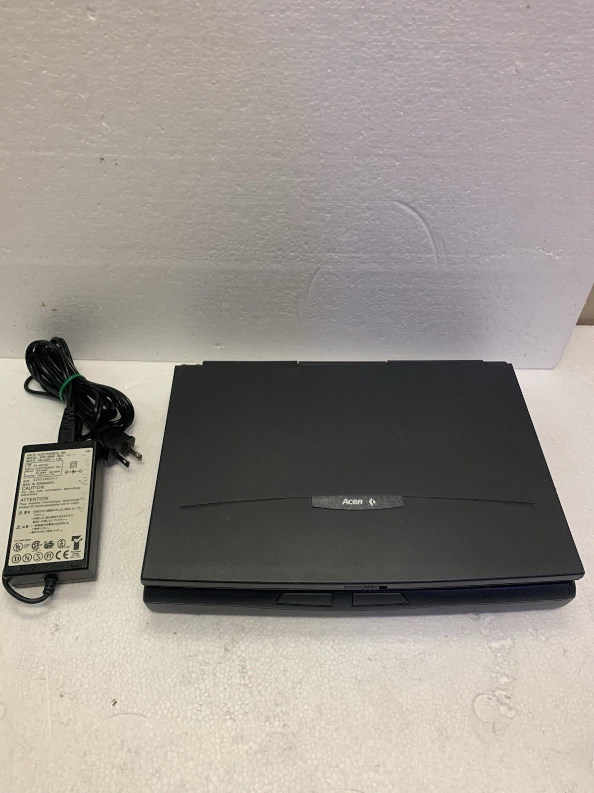 🔥Vintage~ Acer Acernote Light Pentium CPU/16MB RAM/800MB HD/Windows 95 + AC ada