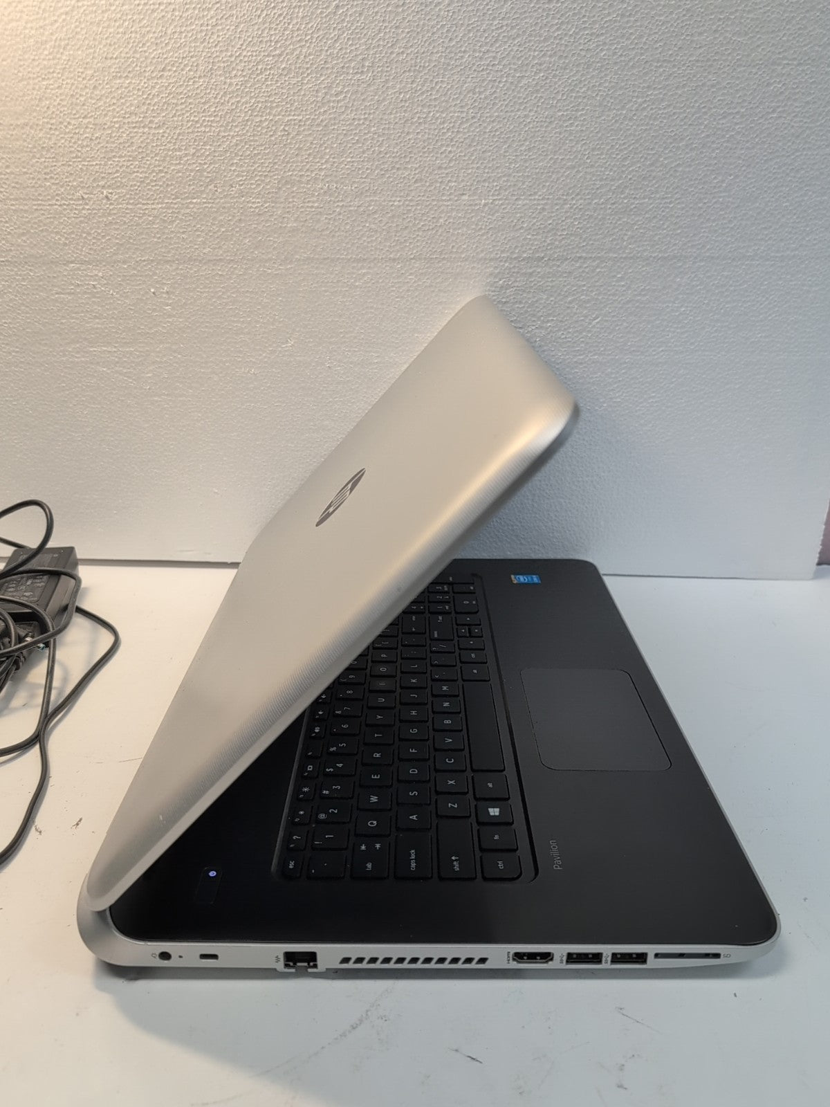 HP Pavilion Protect Smart Touch  Screen 17" Laptop i5-5200U/8GB/250GB SSD/Win10-