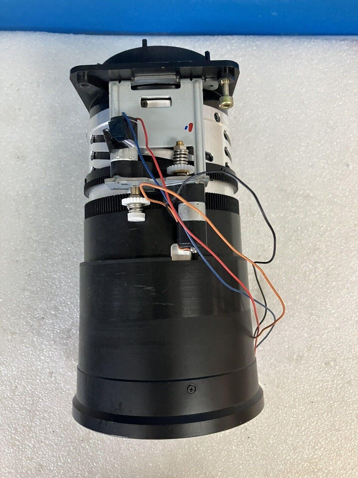 ~ Sanyo PLC-9000 Stock projector lens WITH MOTOR