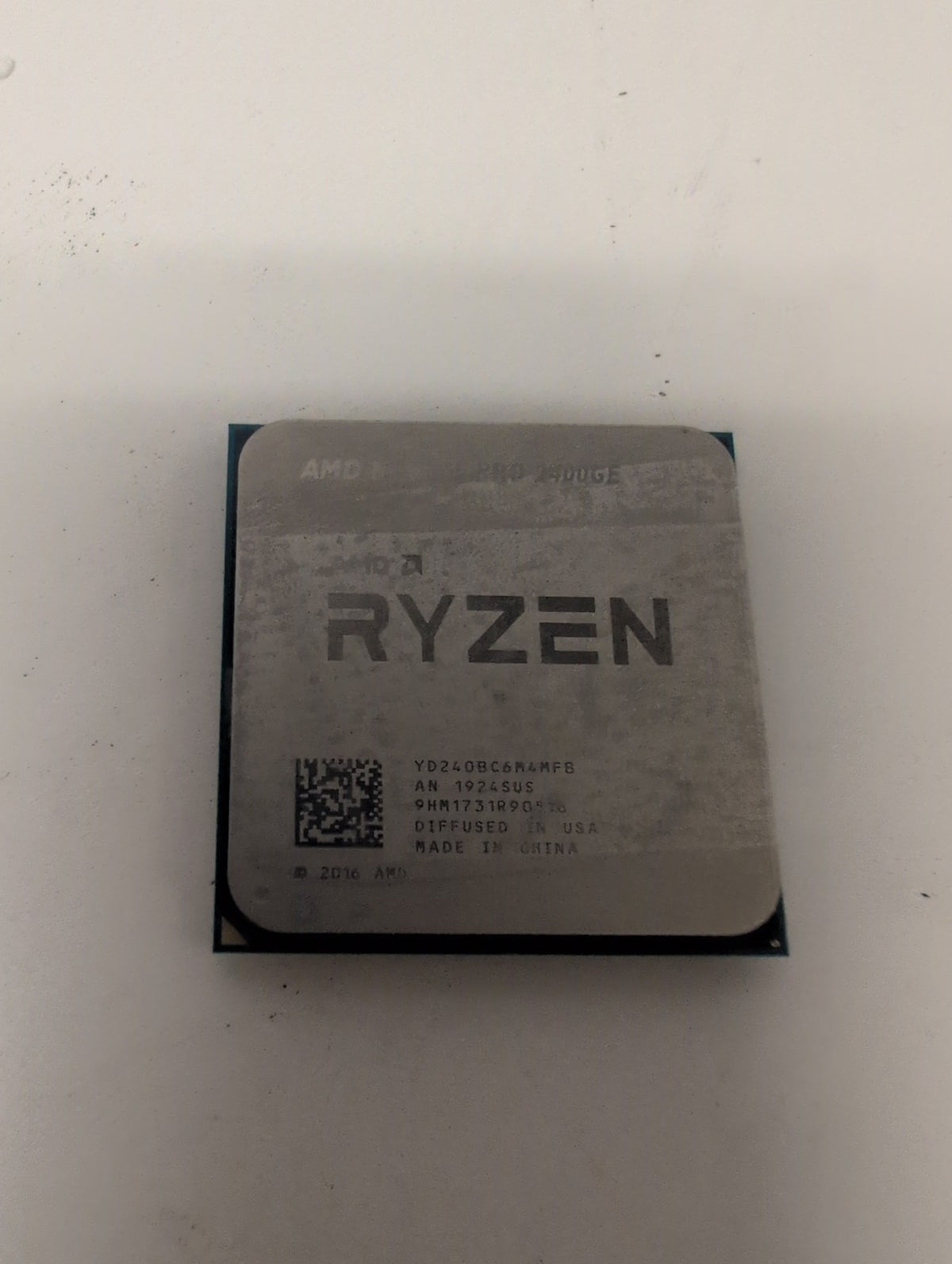 AMD Ryzen 5 PRO 2400GE YD240BC6M4MFB AM4 Desktop Processor 4-Core APU -