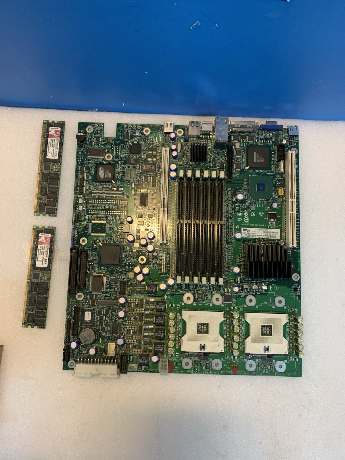 Intel SE7501WV2 SWV533SCSI A99386 Dual Server Xeon 604 Motherboard w/ 2x1GB