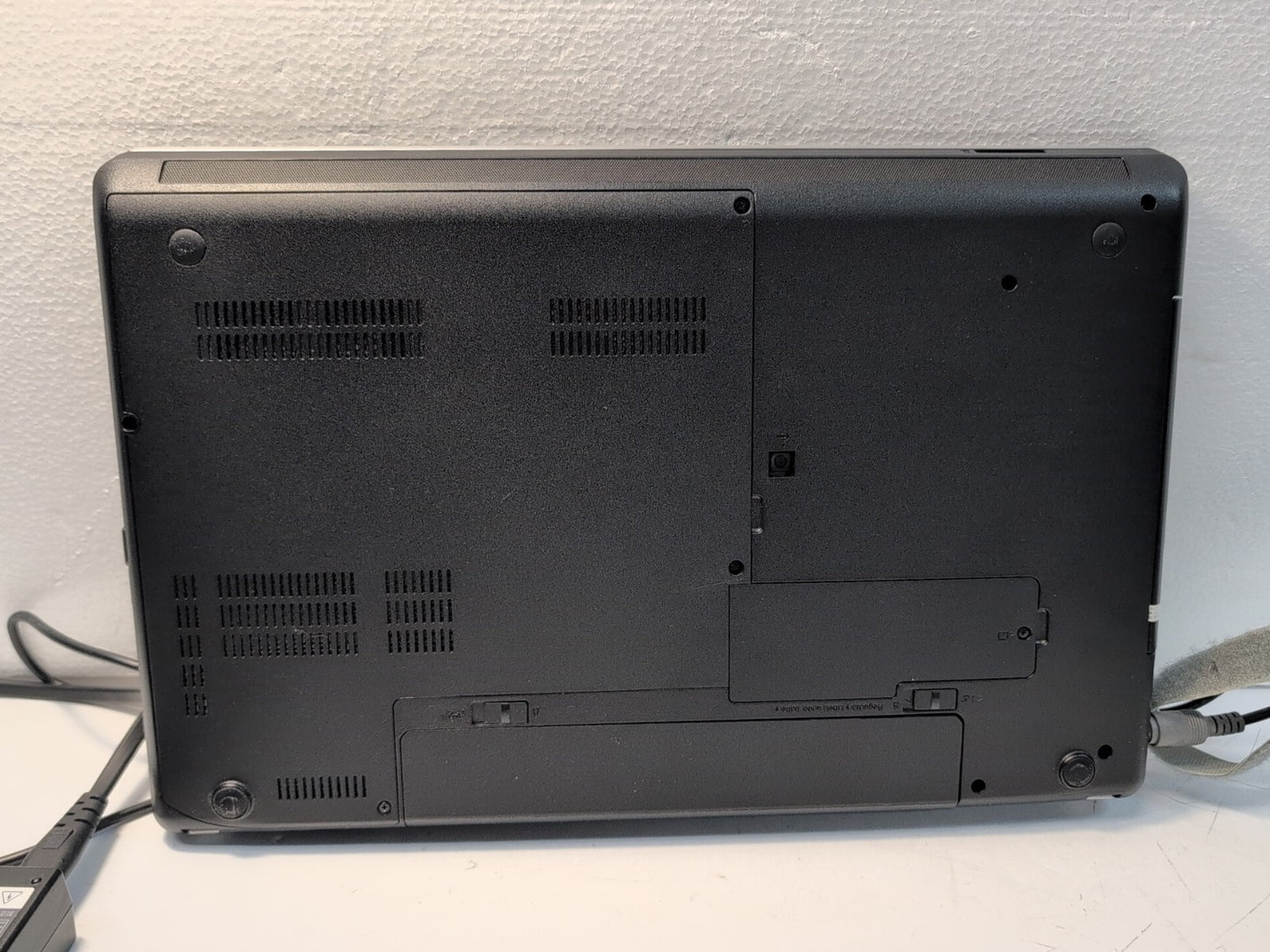 🔥 LENOVO THINKPAD EDGE E530 15.6" Laptop  i3-2350M/ 4GB RAM/320GB HDD/ WinXP -