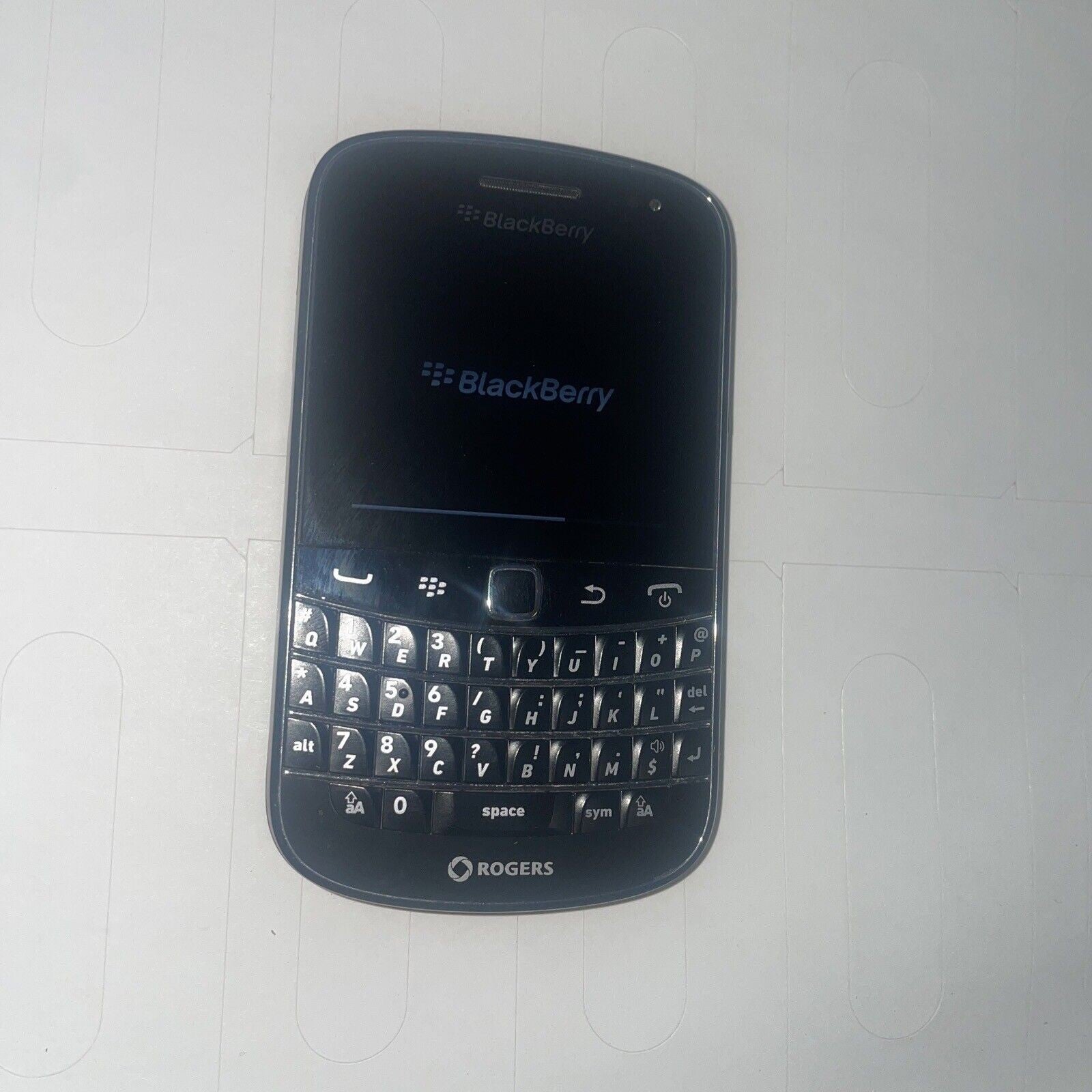 (Nice)  BLACKBERRY BOLD 9900 8 GB cell phone (No Battery. carrier: Rogers, Fido)