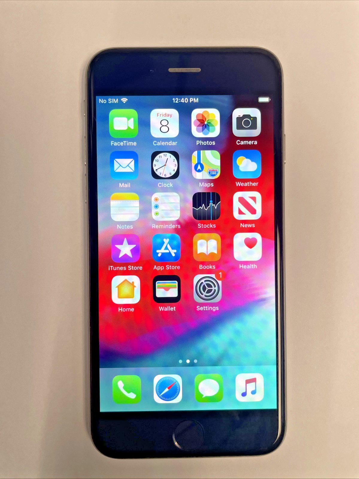 Apple iPhone 6  A1549  - 64GB - Silver (Unlocked)  Minor Scratch +