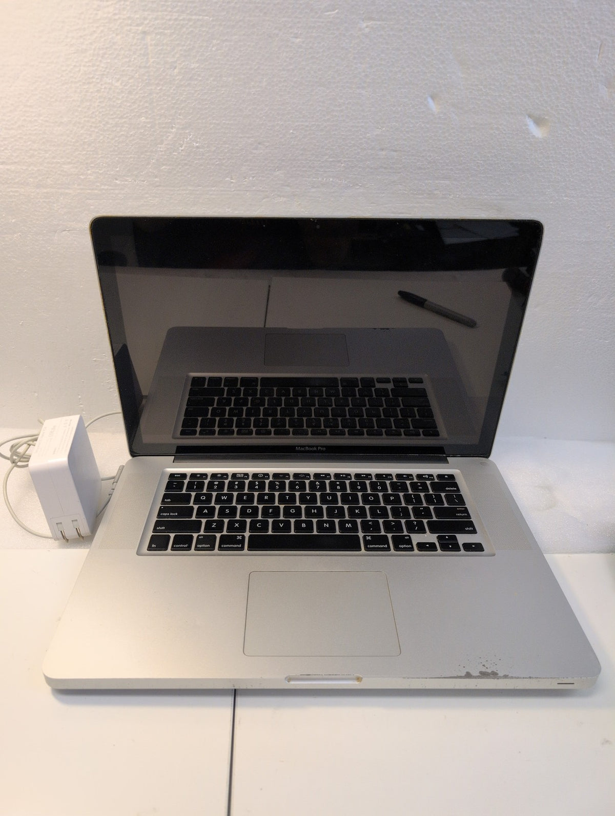 🎸 Apple MacBook Pro 15-inch A1286 2010 2.53GHz i5 4GB 500GB (NO BATTERY )