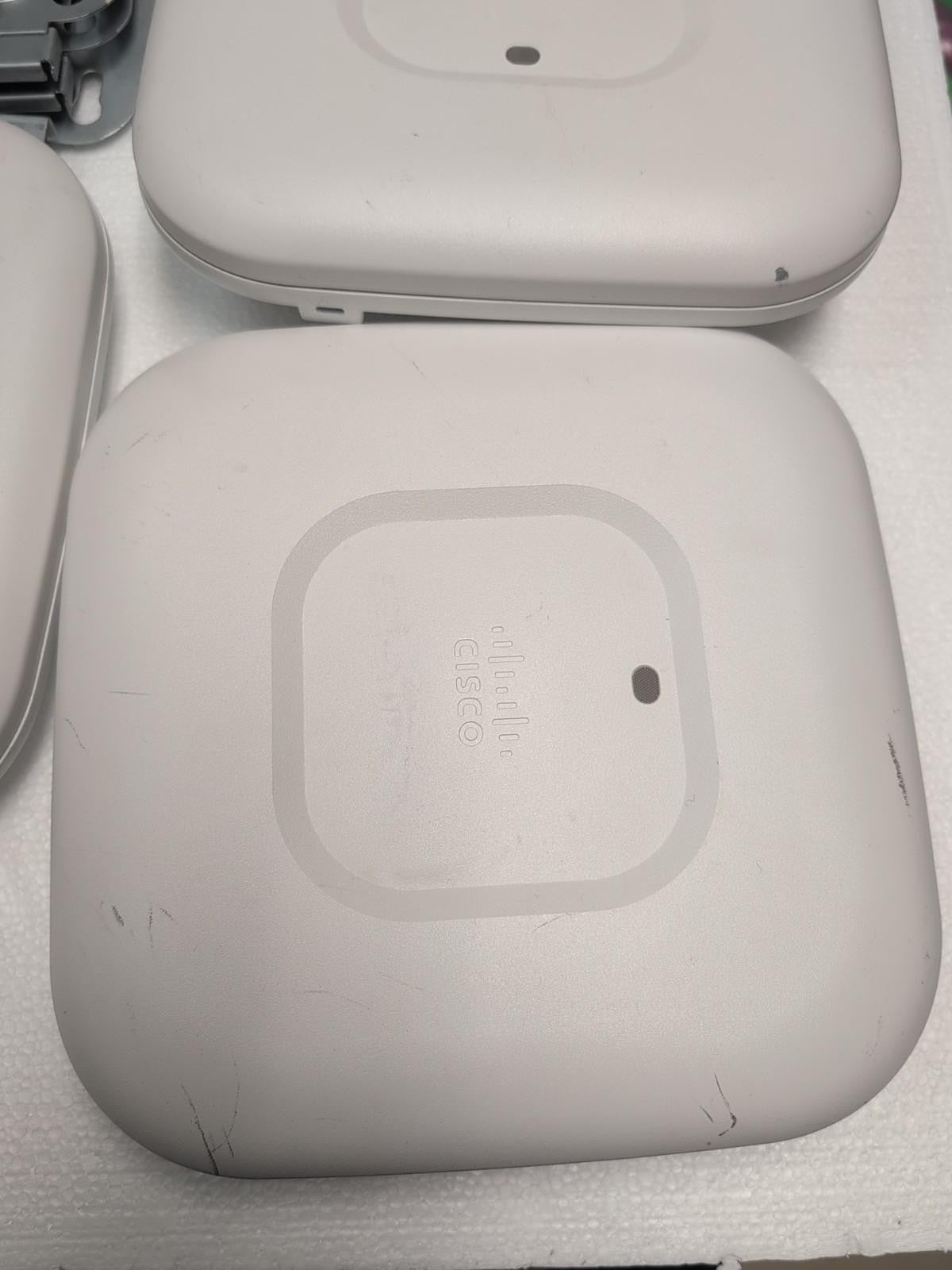 5x Cisco AIR-CAP2702I-A-K9 Aironet Access Point w/ Mounting -