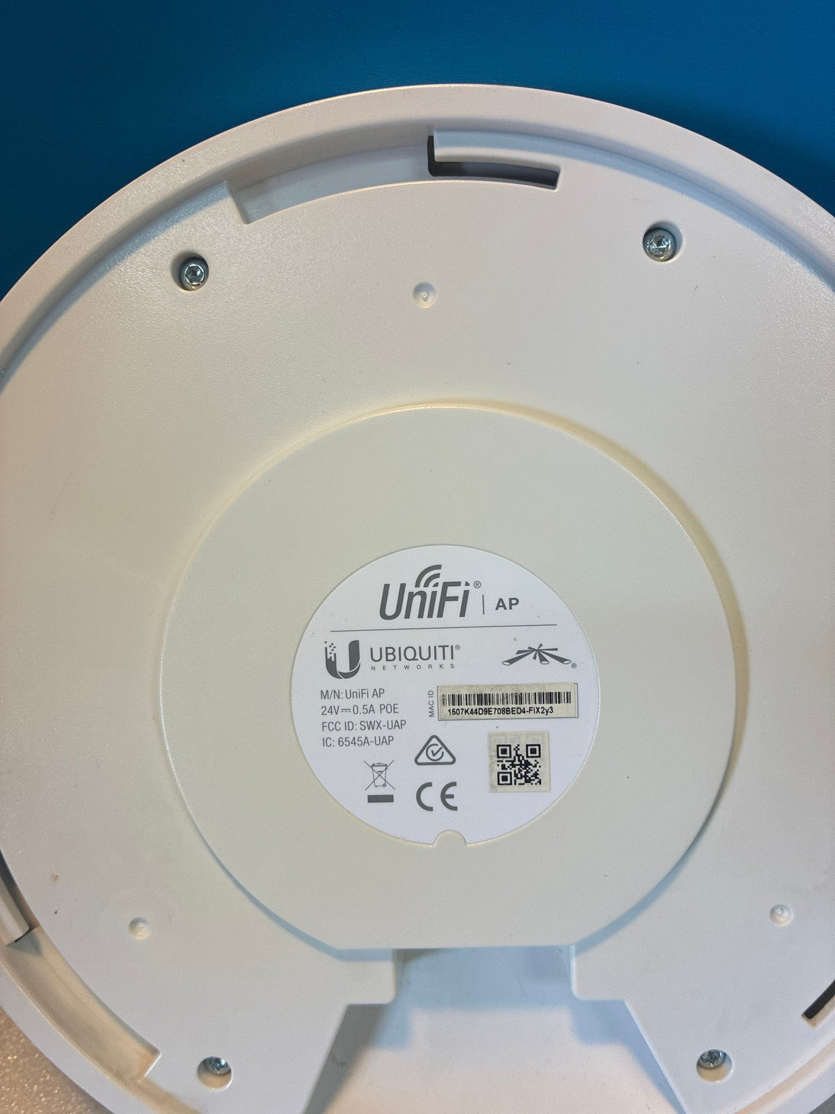 🔥 Ubiquiti UniFi AP Wireless Access Point White Dome PoE Lot of 2 UAP SWX-UAP
