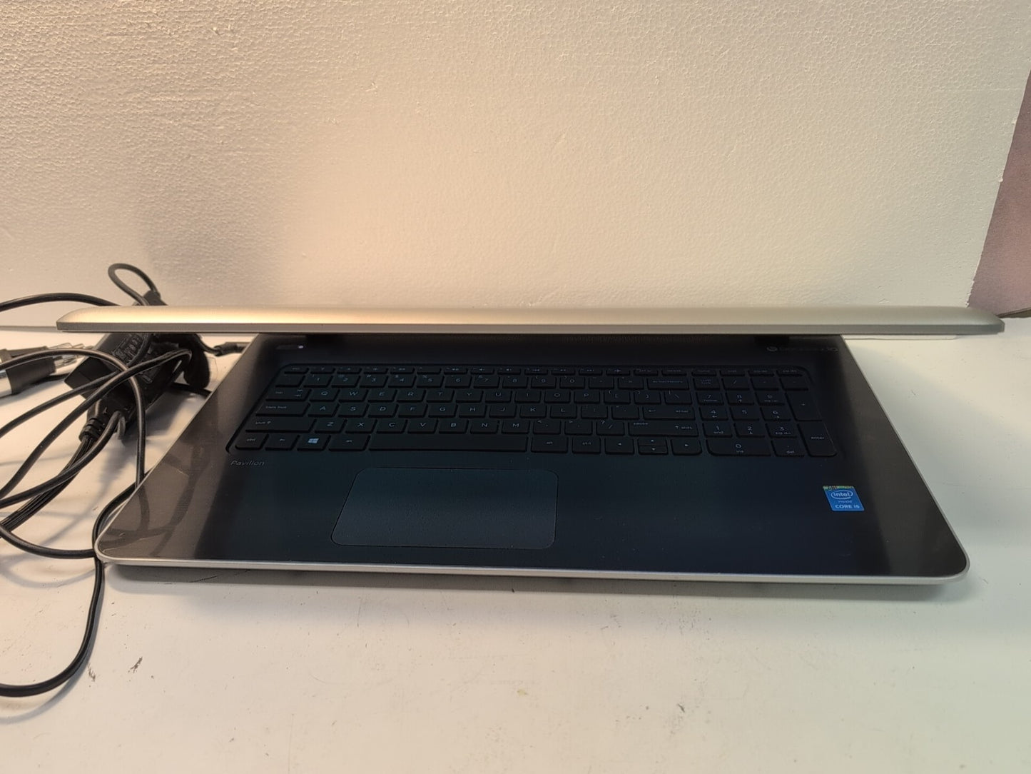 HP Pavilion Protect Smart Touch  Screen 17" Laptop i5-5200U/8GB/250GB SSD/Win10-