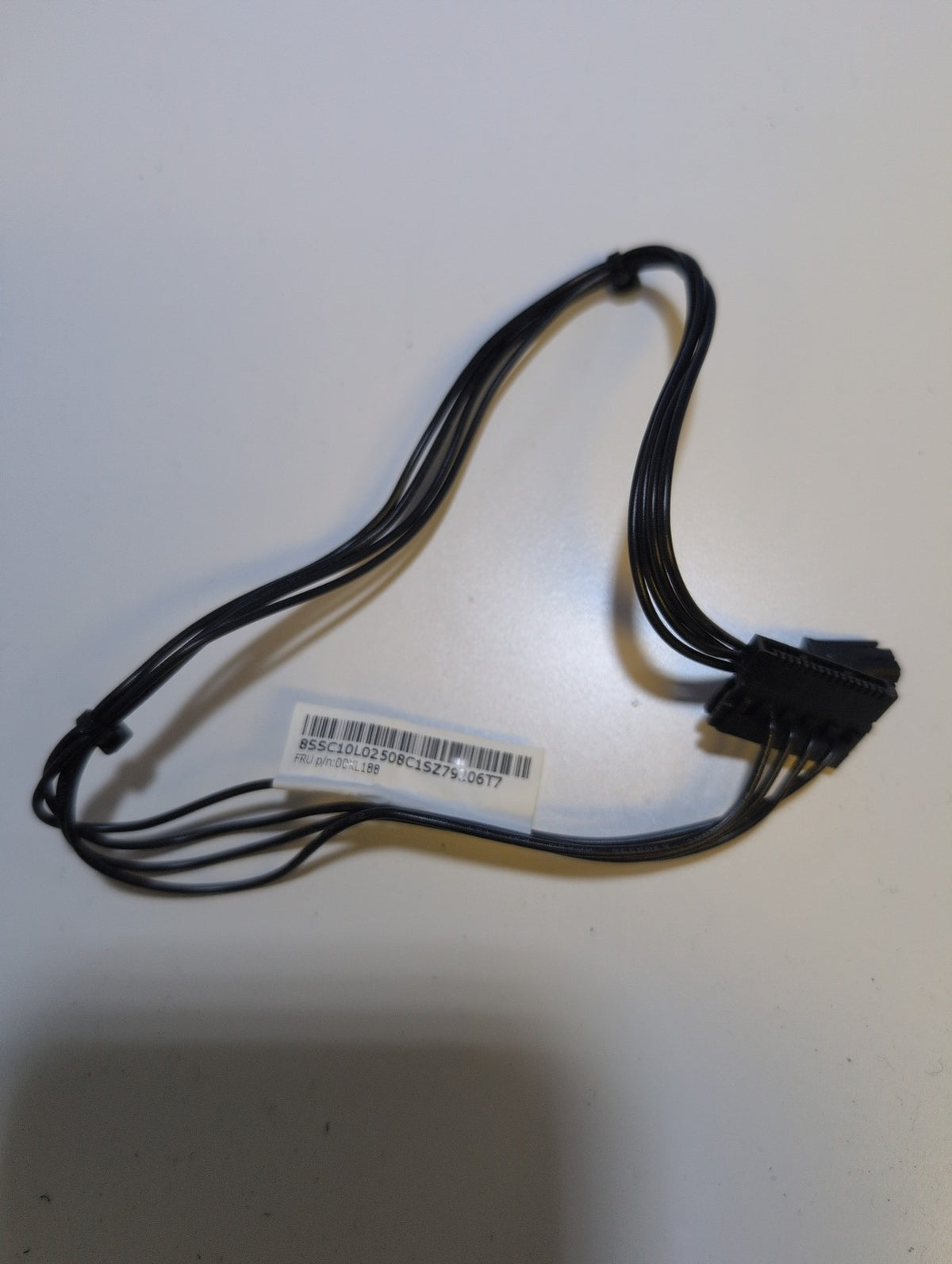 Lenovo 00XL188 Internal SATA Power Data Cable FRU Black Server Workstation -
