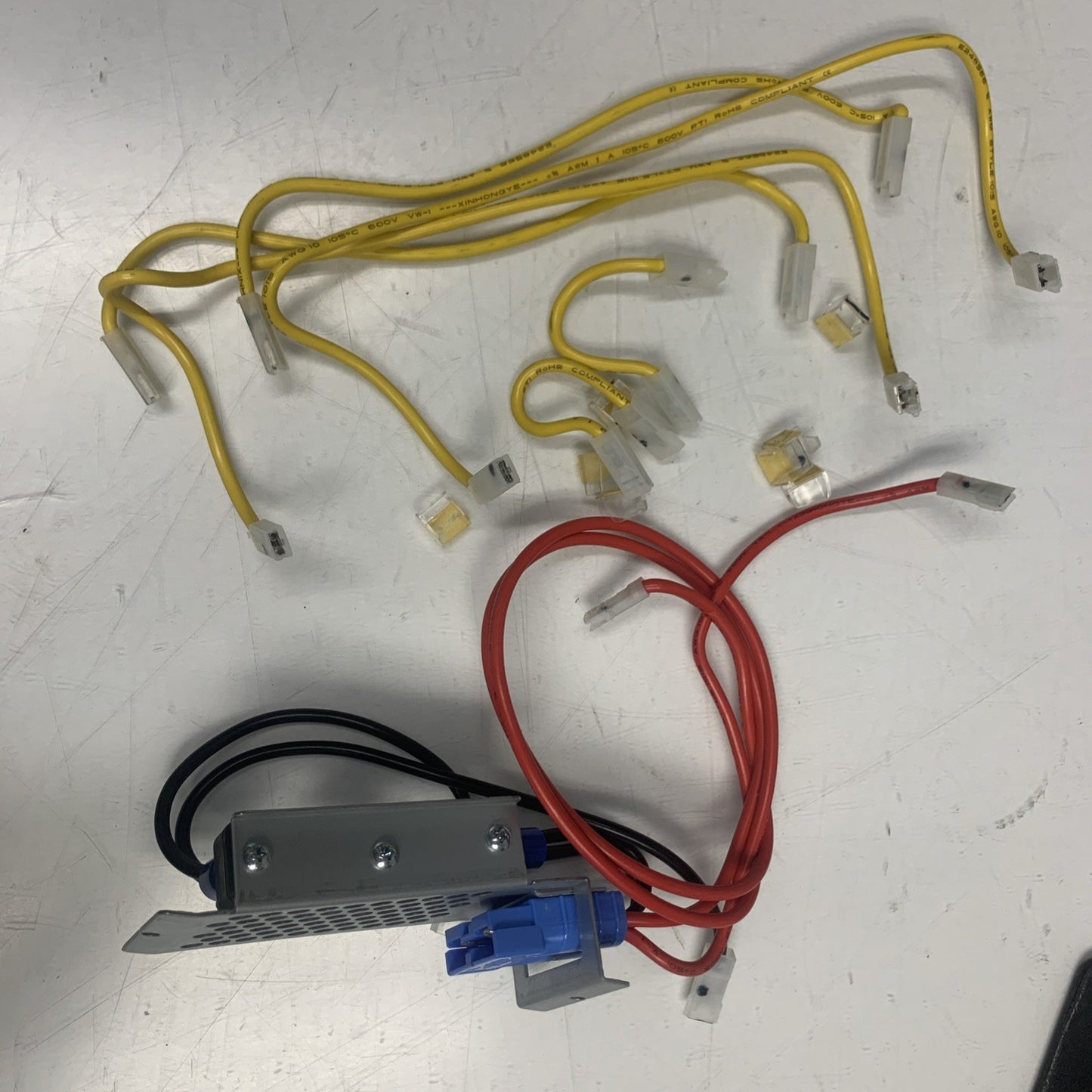 🔥 APC Smart-UPS 3000VA SMT3000RM2UC battery Connection & Cables