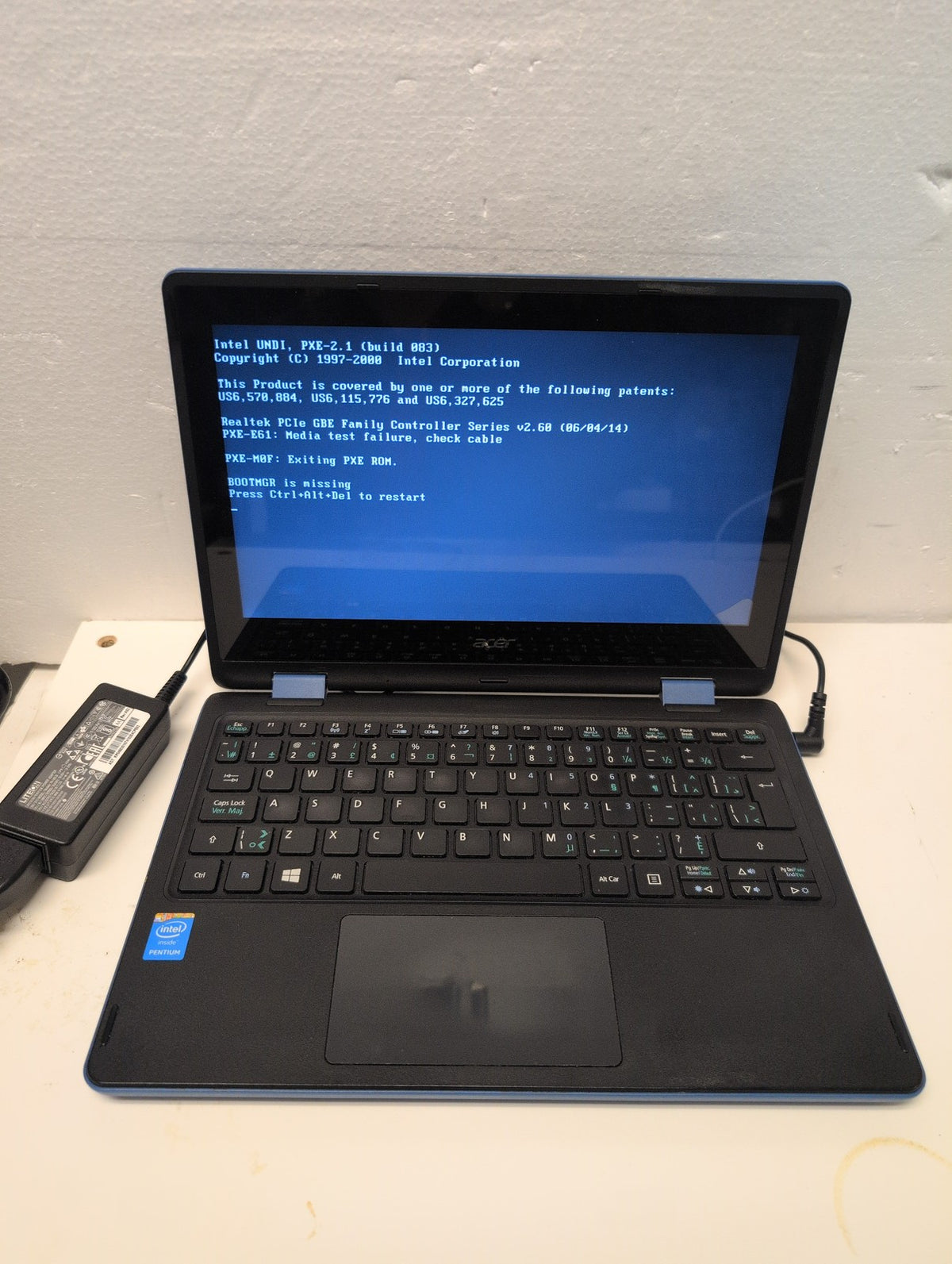 🎸 Acer Aspire R3-131T 11.6" Touchscreen Laptop N3700 CPU /4GB/500GB/NO OS(Read)